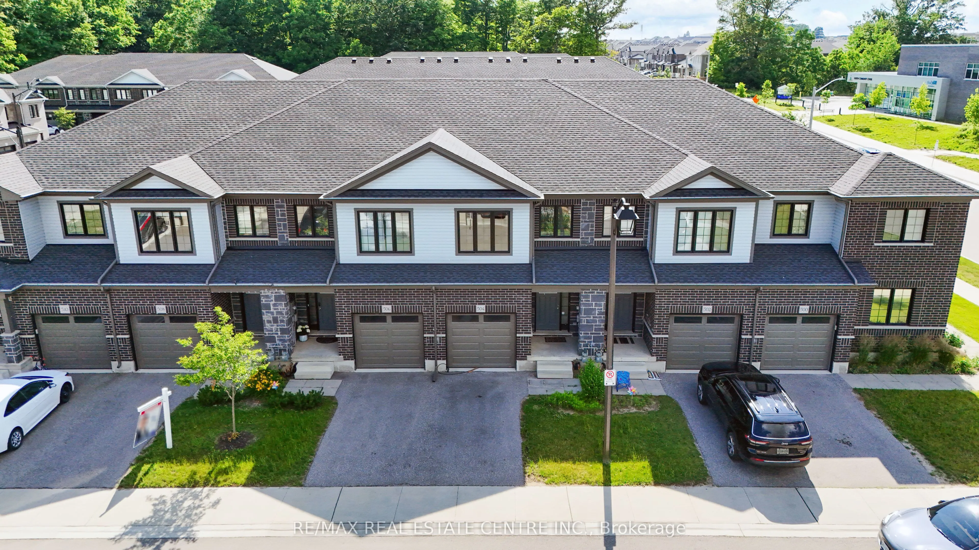 504 WOODLEA Court