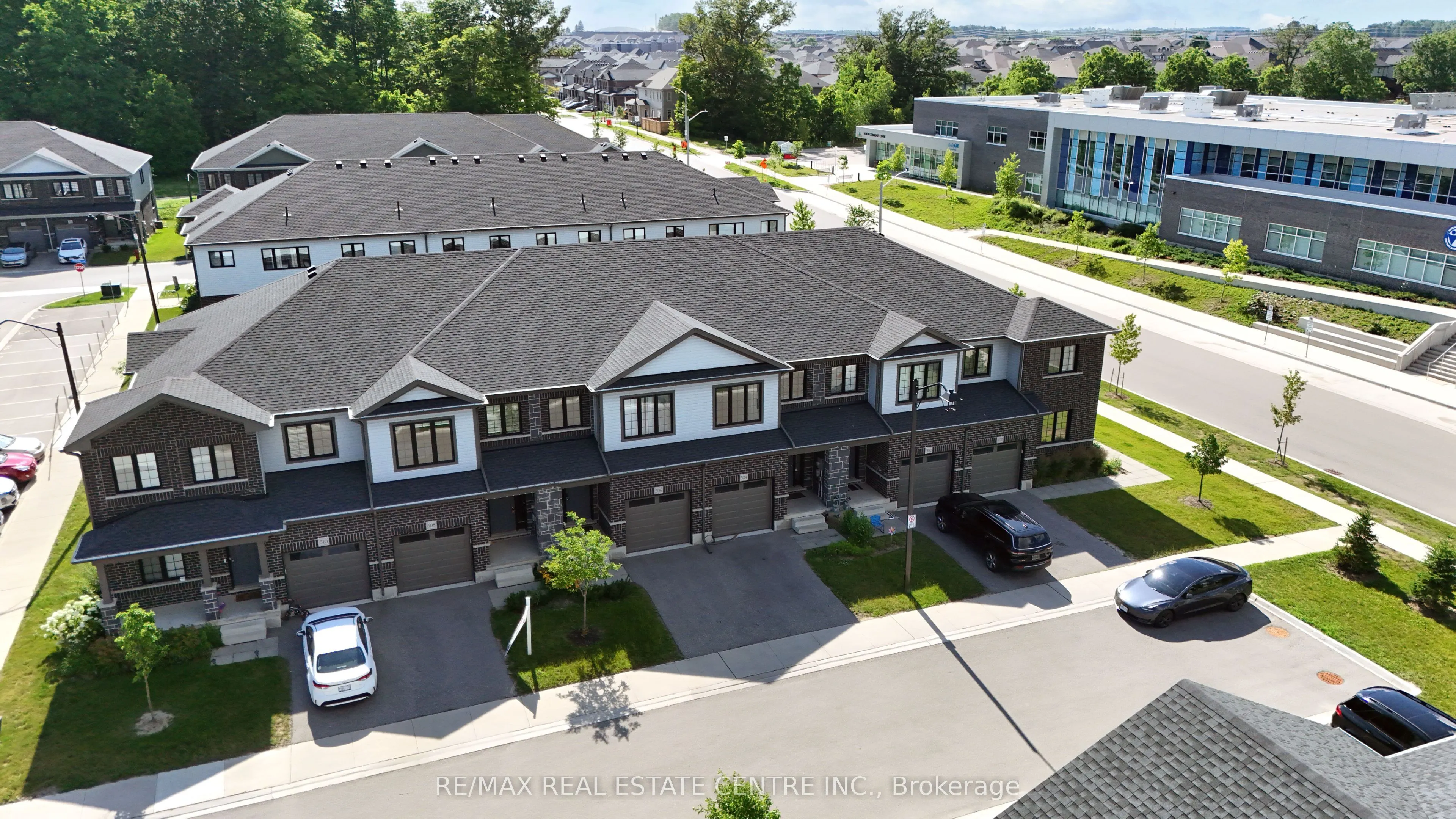 504 WOODLEA Court