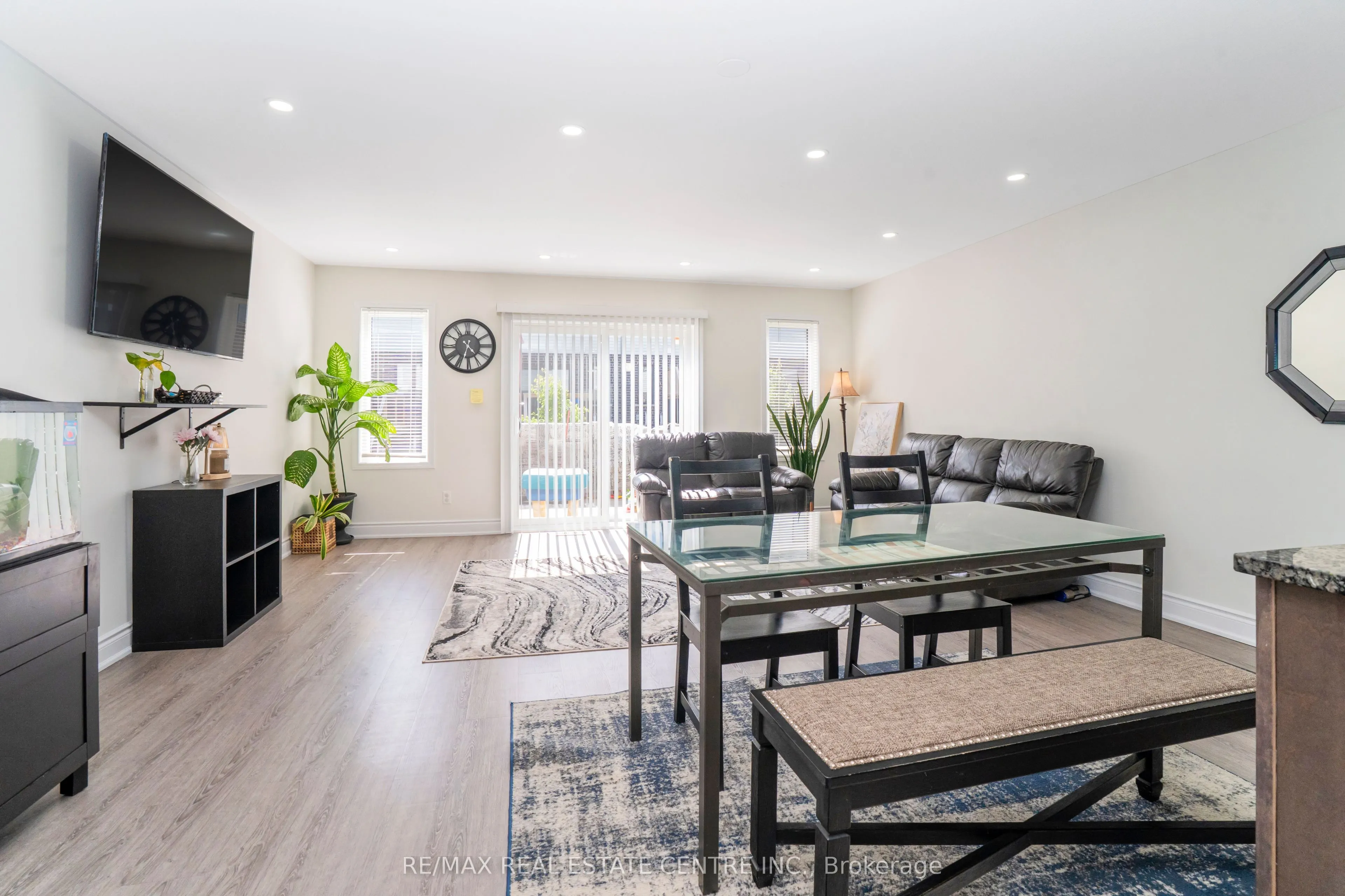 504 WOODLEA Court
