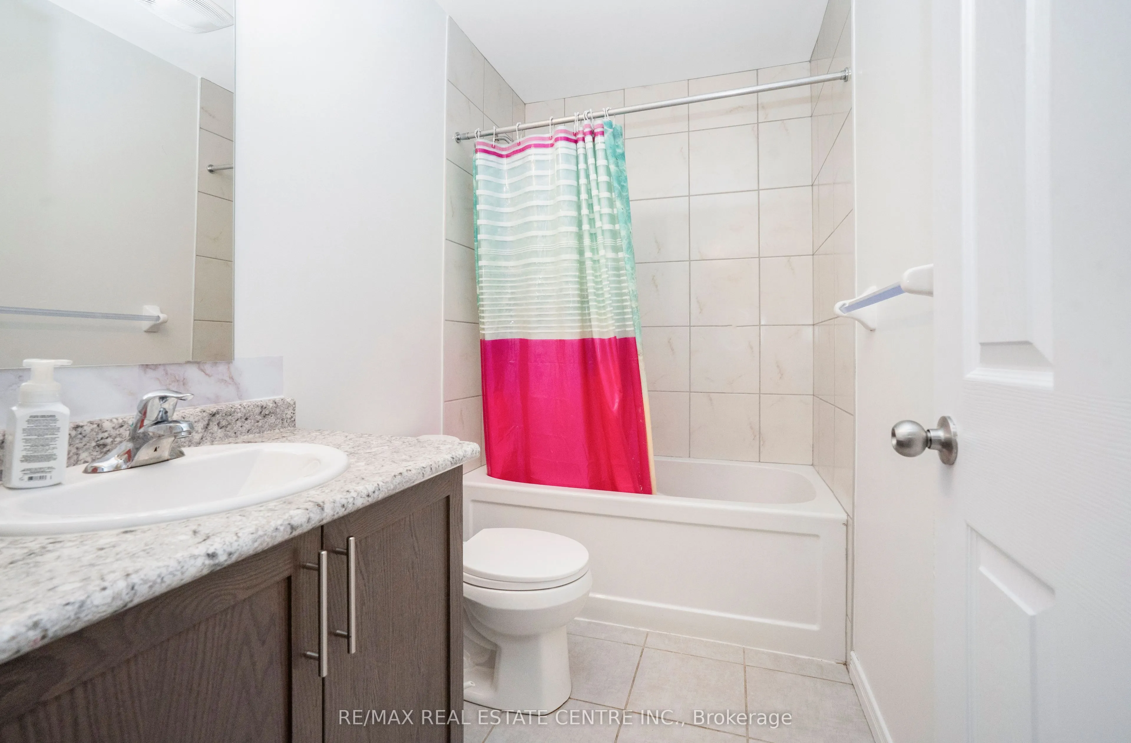 504 WOODLEA Court