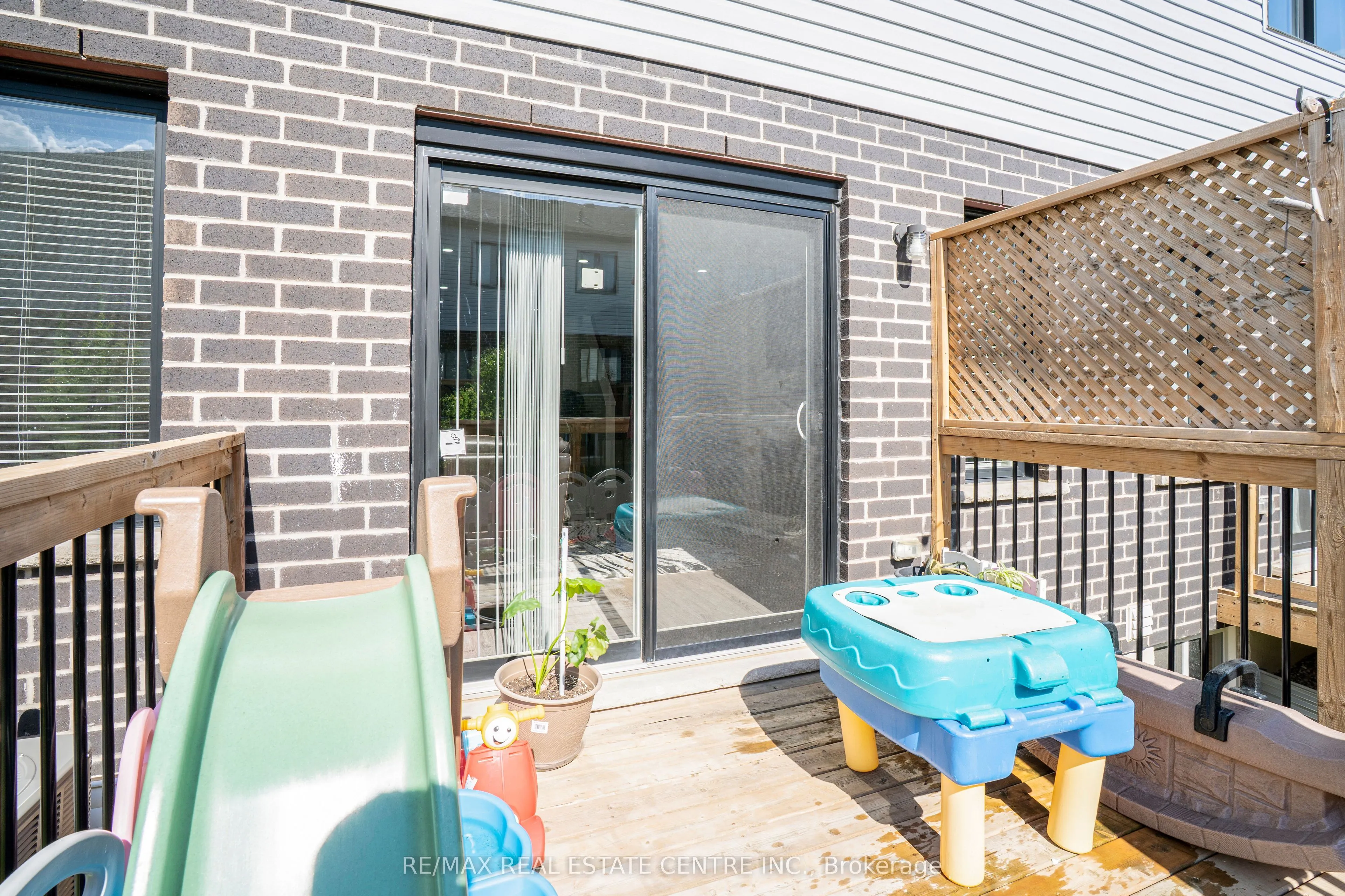 504 WOODLEA Court