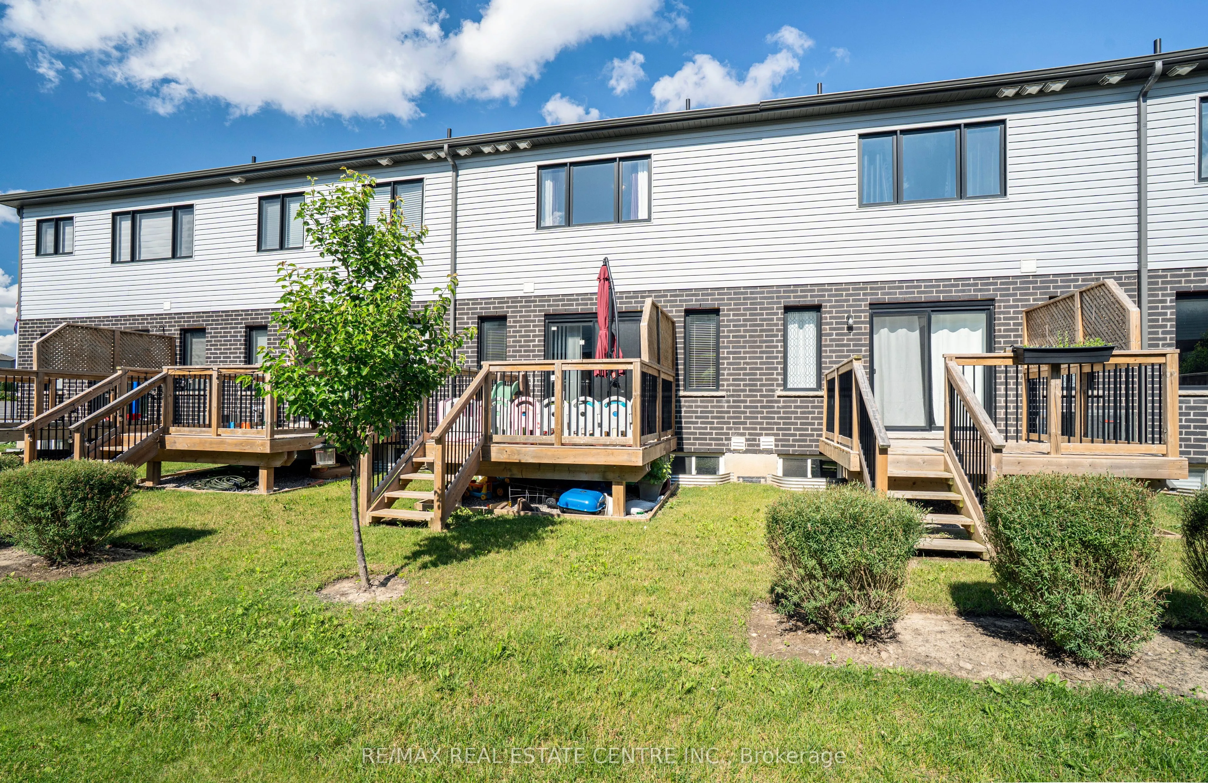504 WOODLEA Court