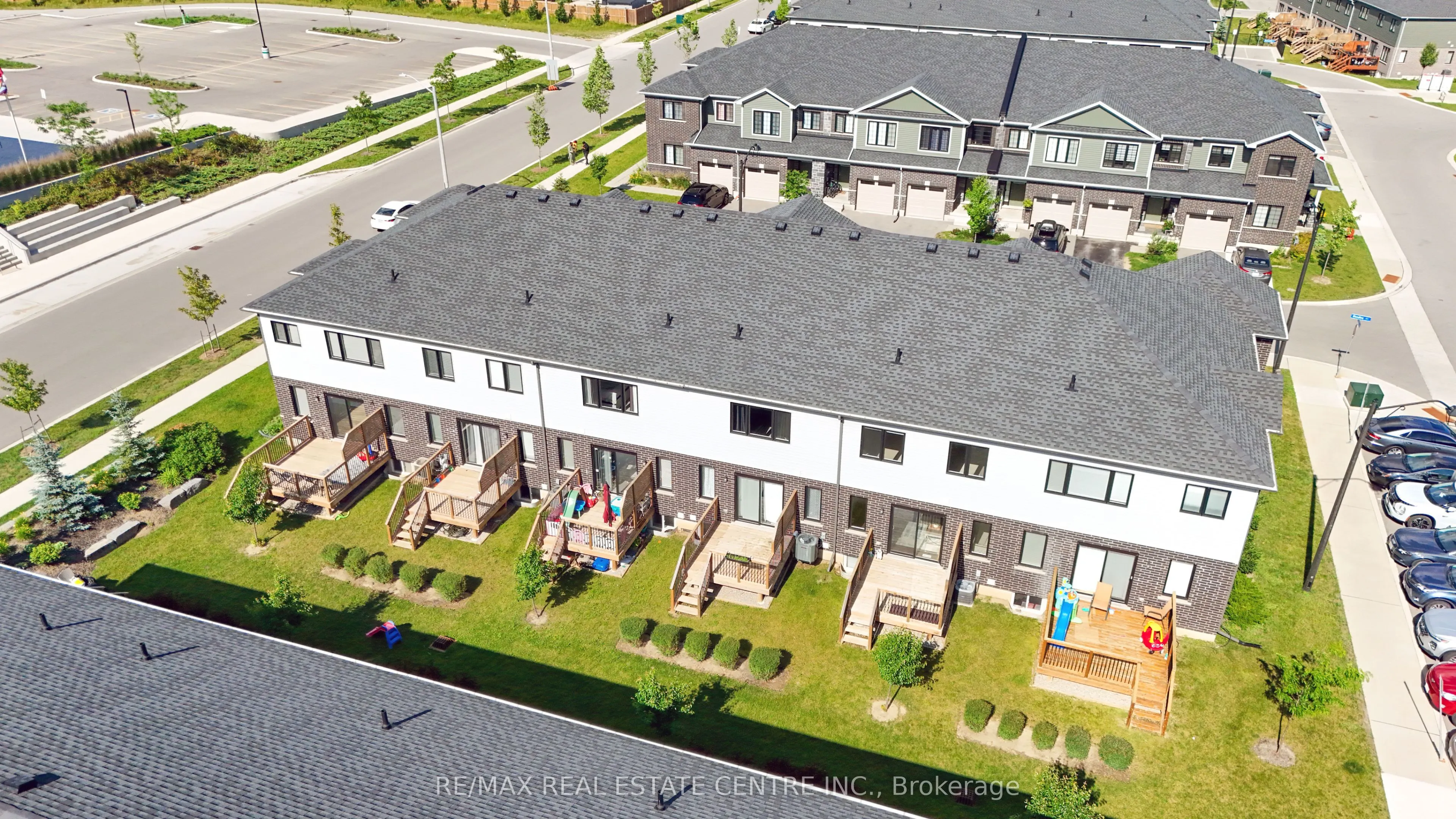 504 WOODLEA Court