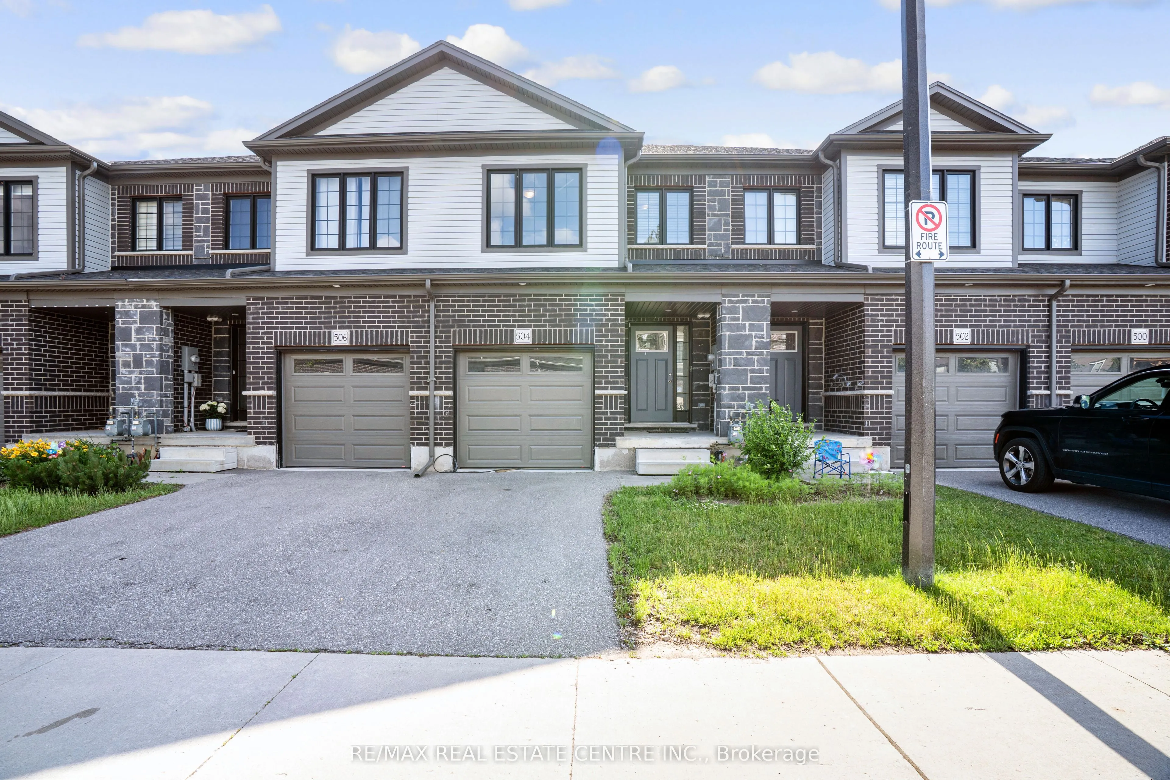 504 WOODLEA Court