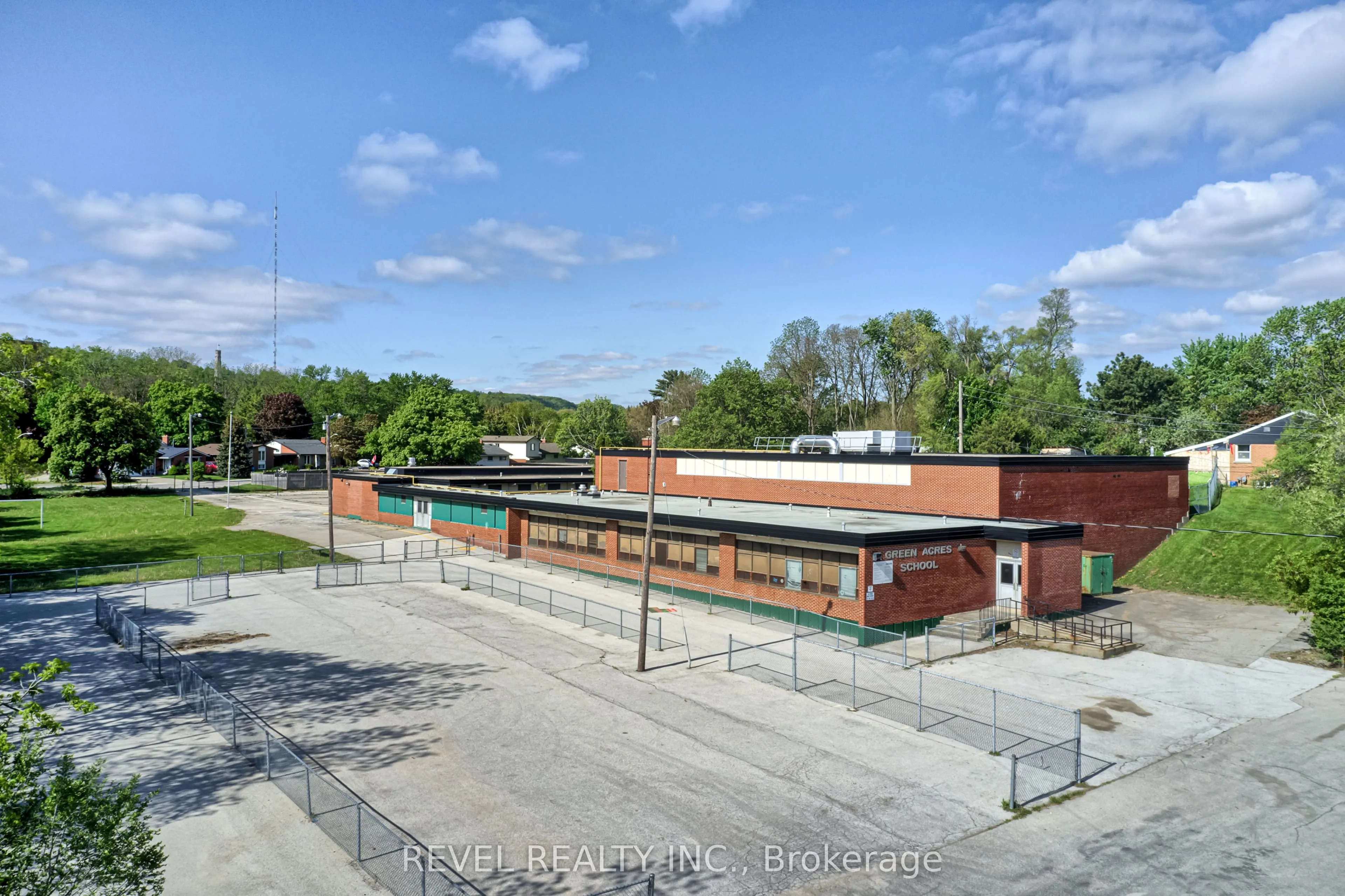 45 Randall Avenue