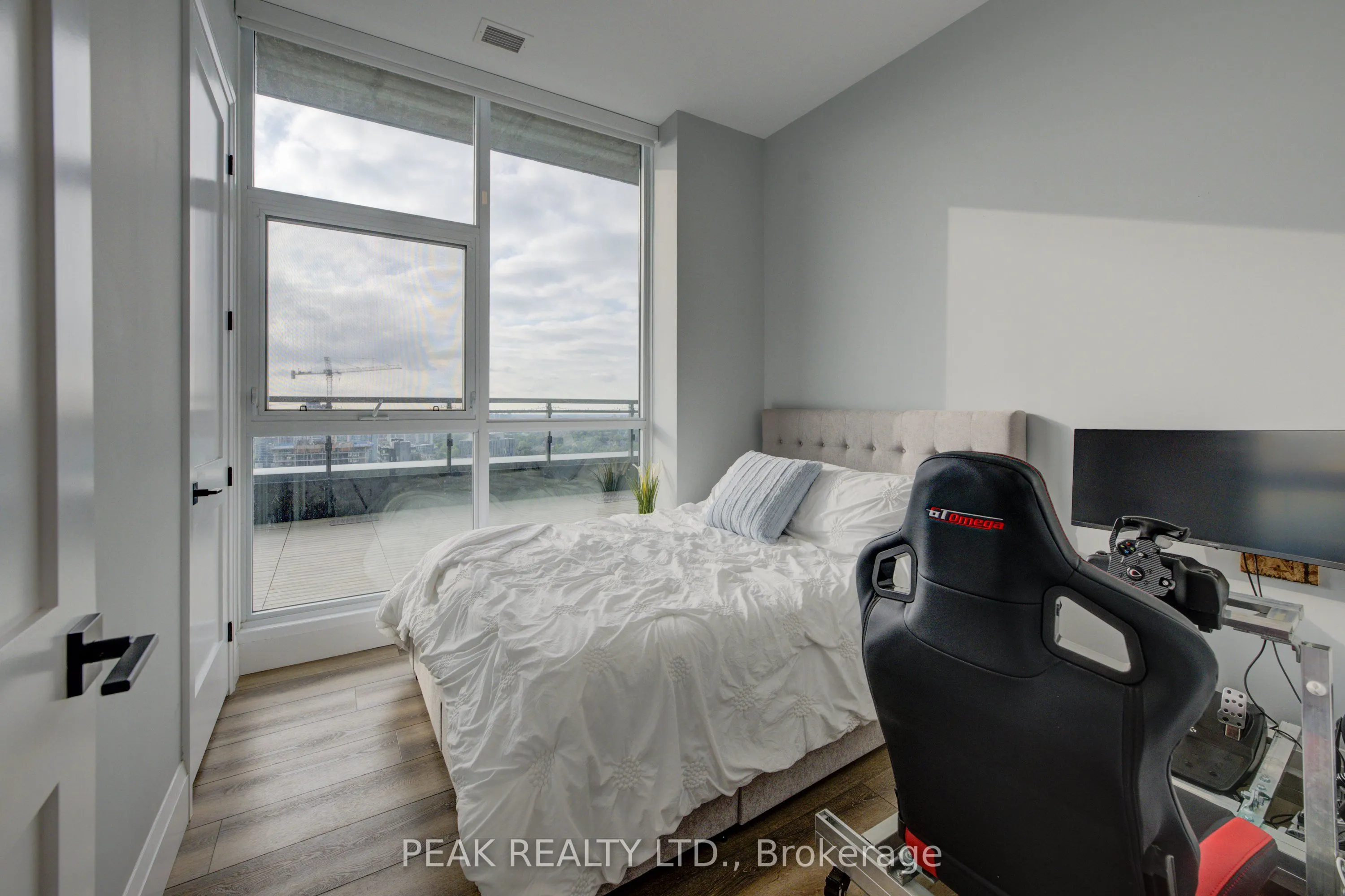 60 Charles Street W, #2908