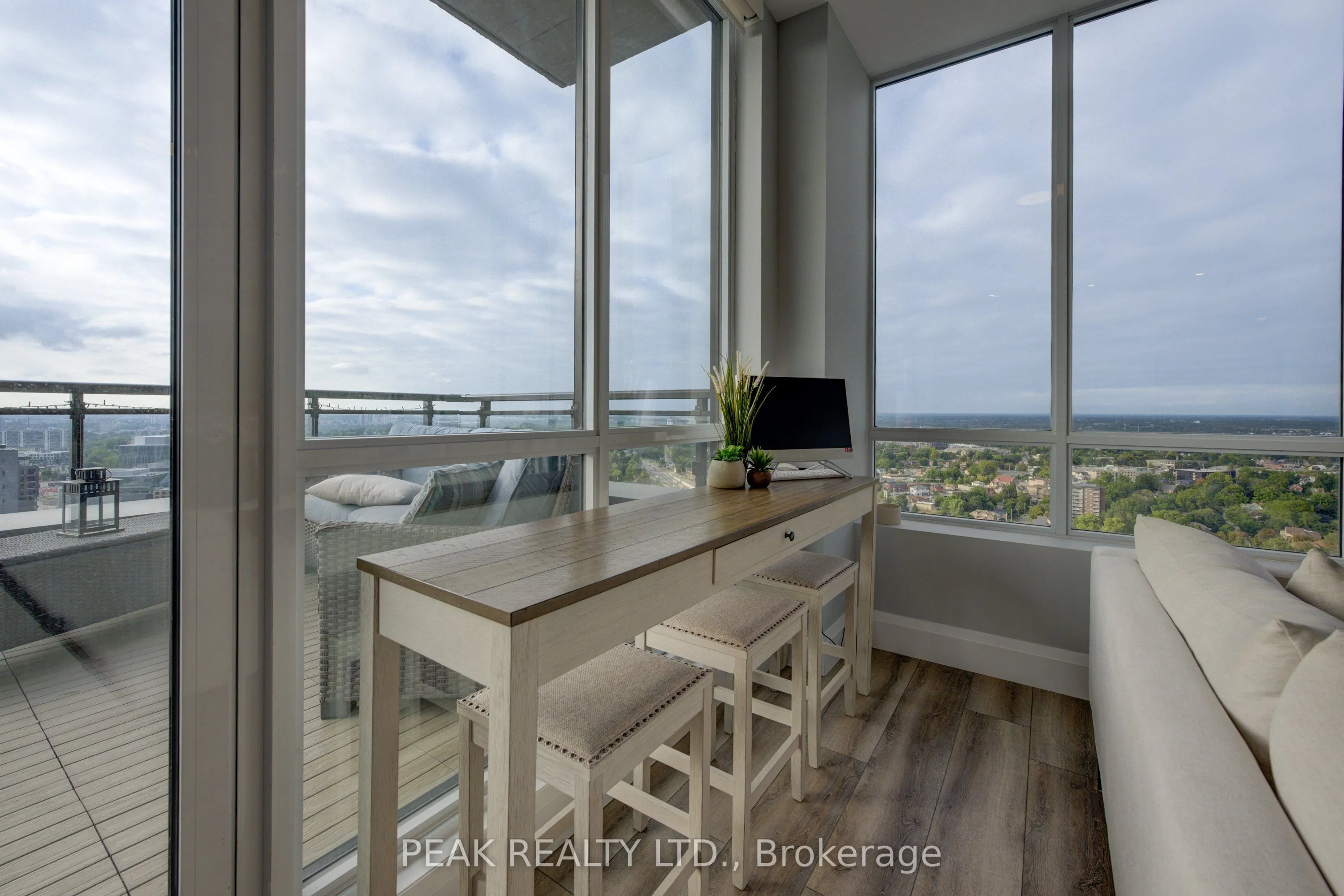 60 Charles Street W, #2908