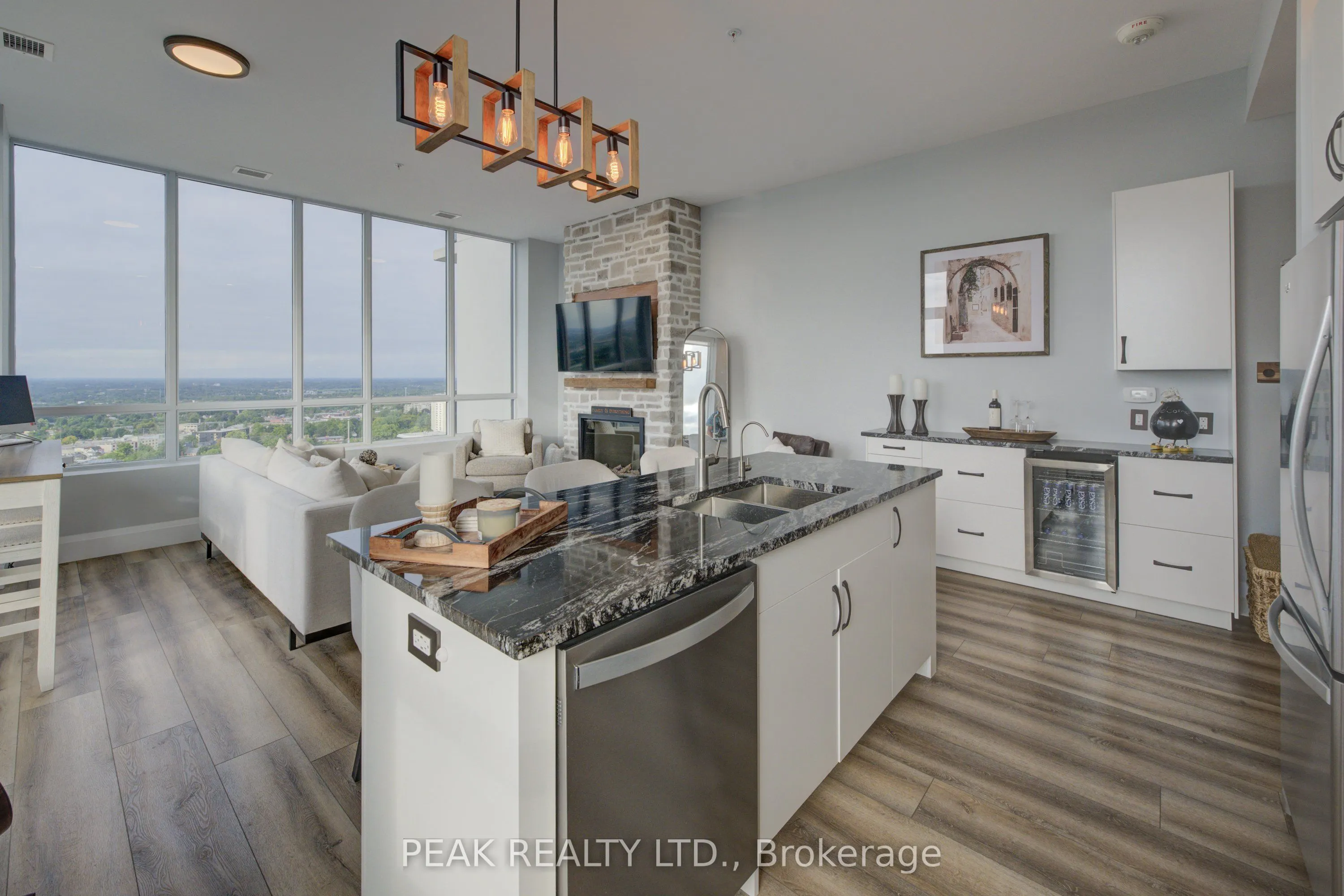 60 Charles Street W, #2908