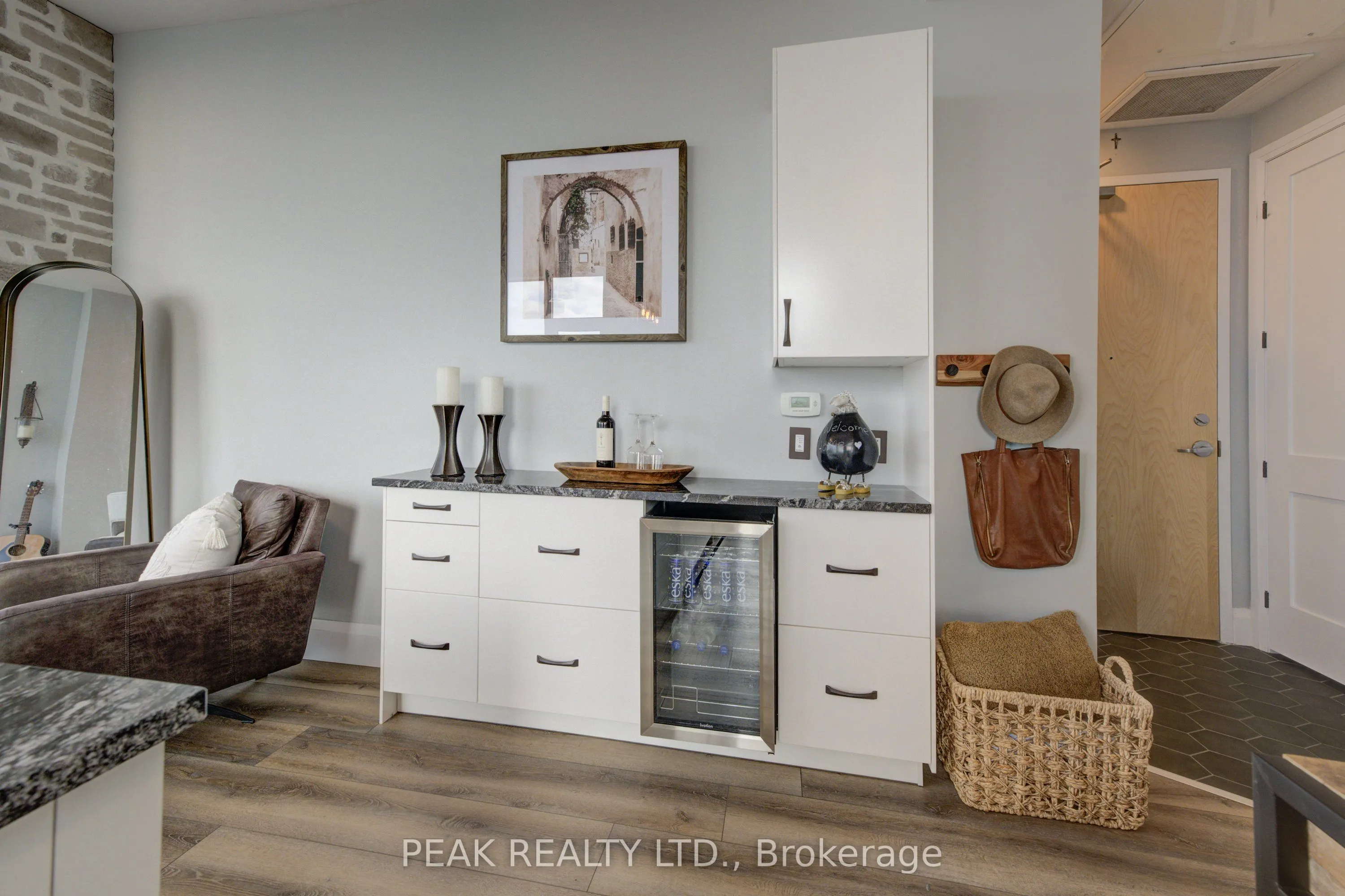 60 Charles Street W, #2908