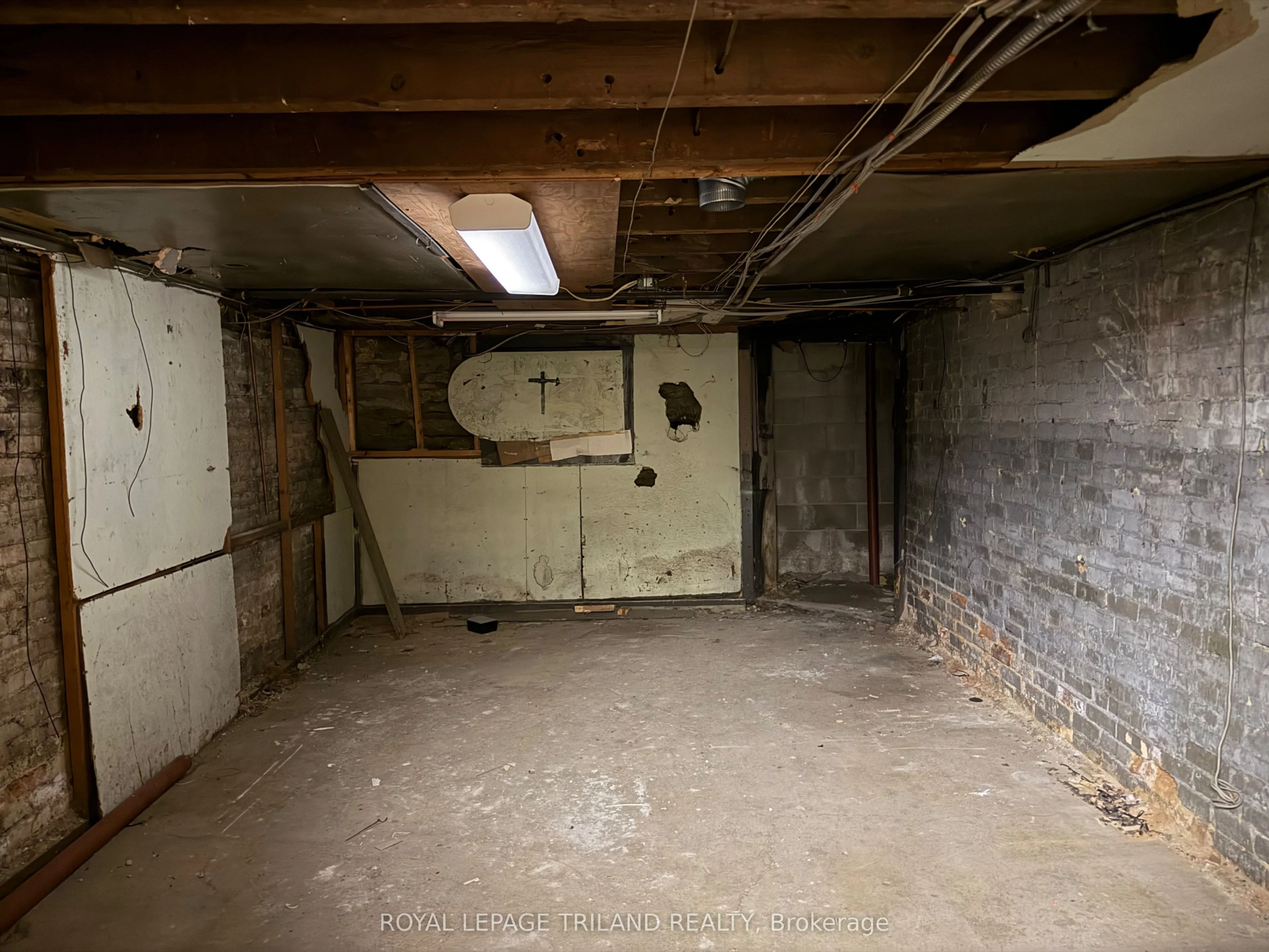 656 Talbot Street, #Main Floor