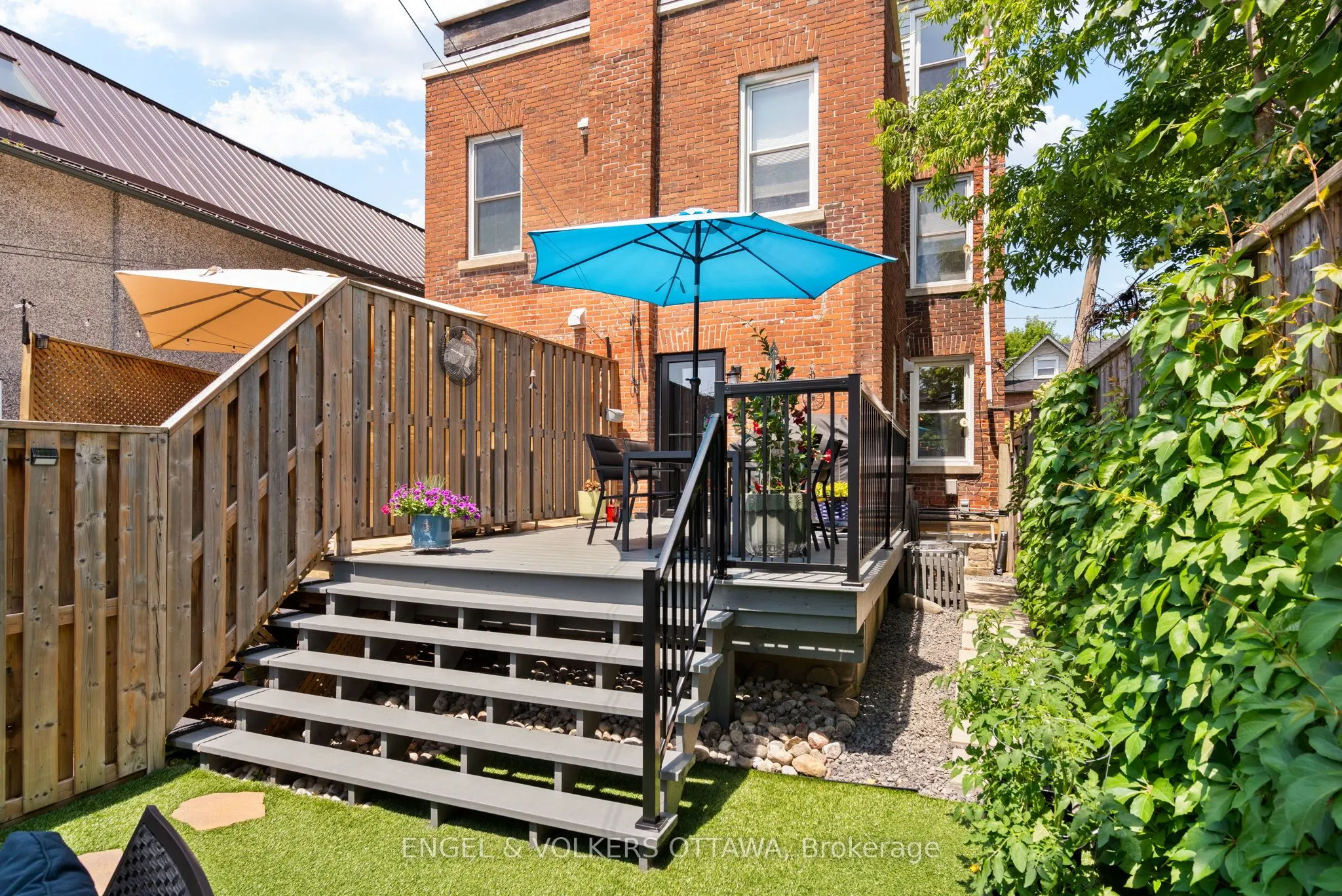 244 Flora Street