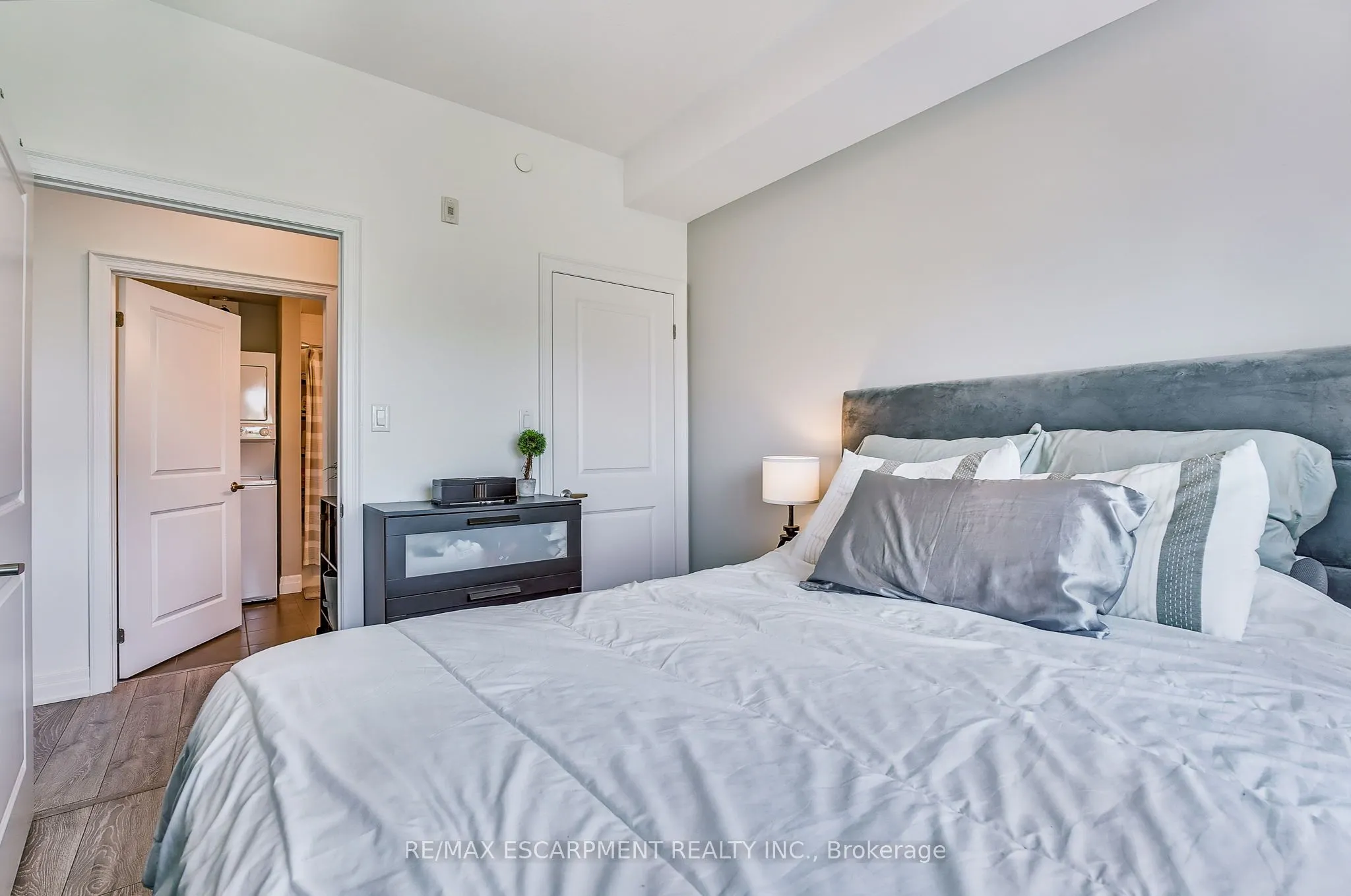 125 Shoreview Place, #514
