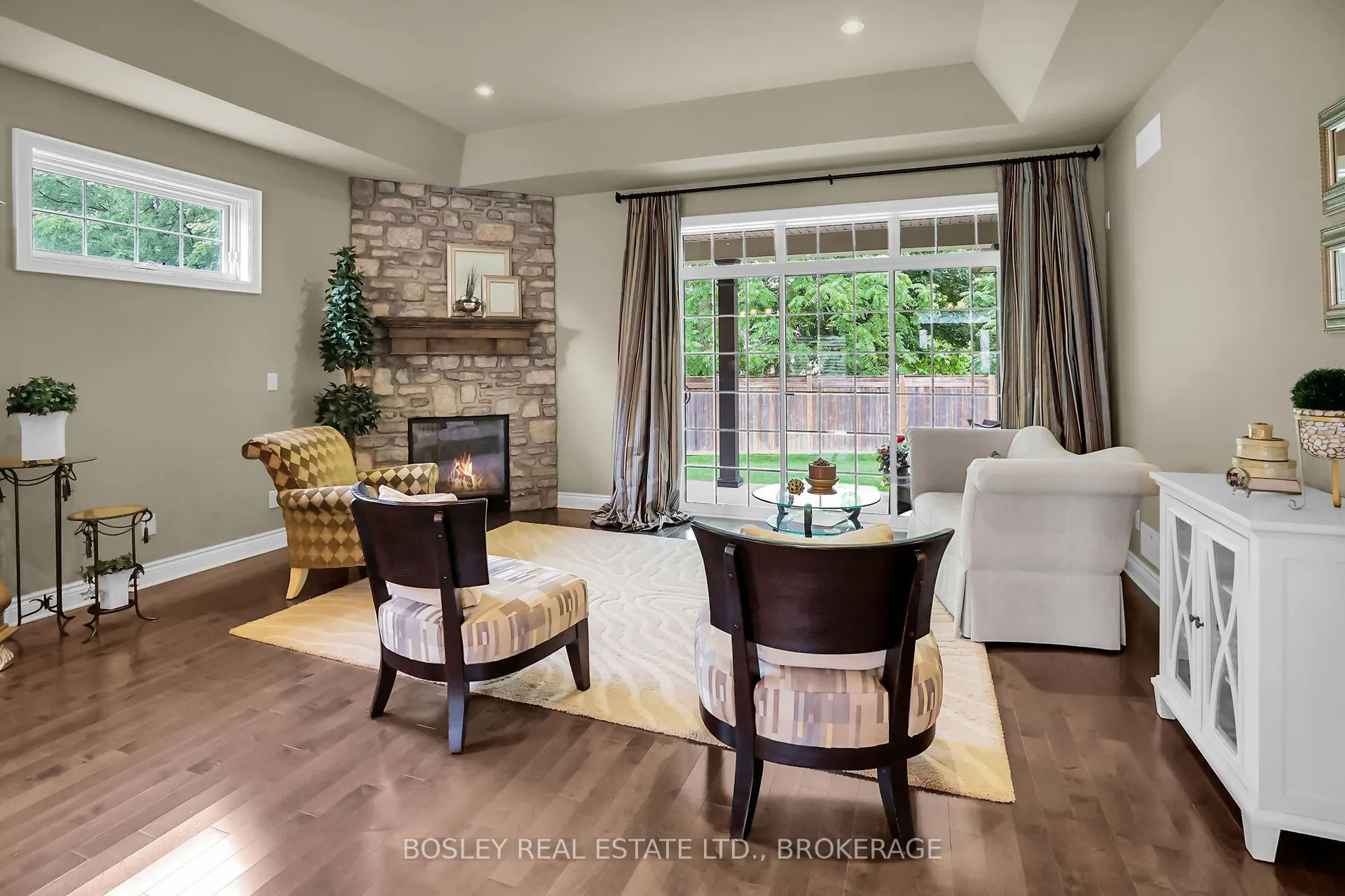 10 Copper Beech Boulevard