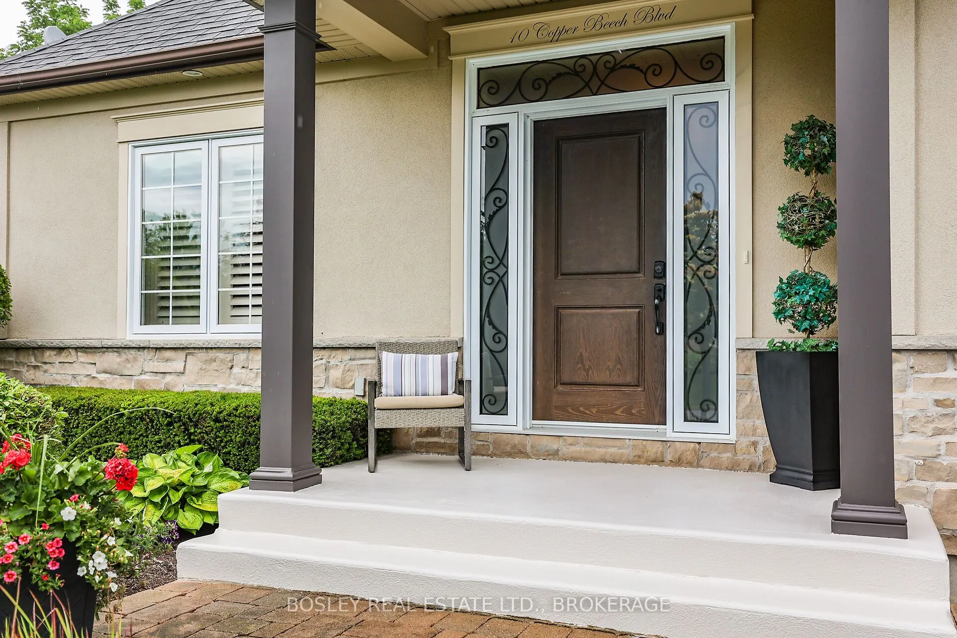 10 Copper Beech Boulevard