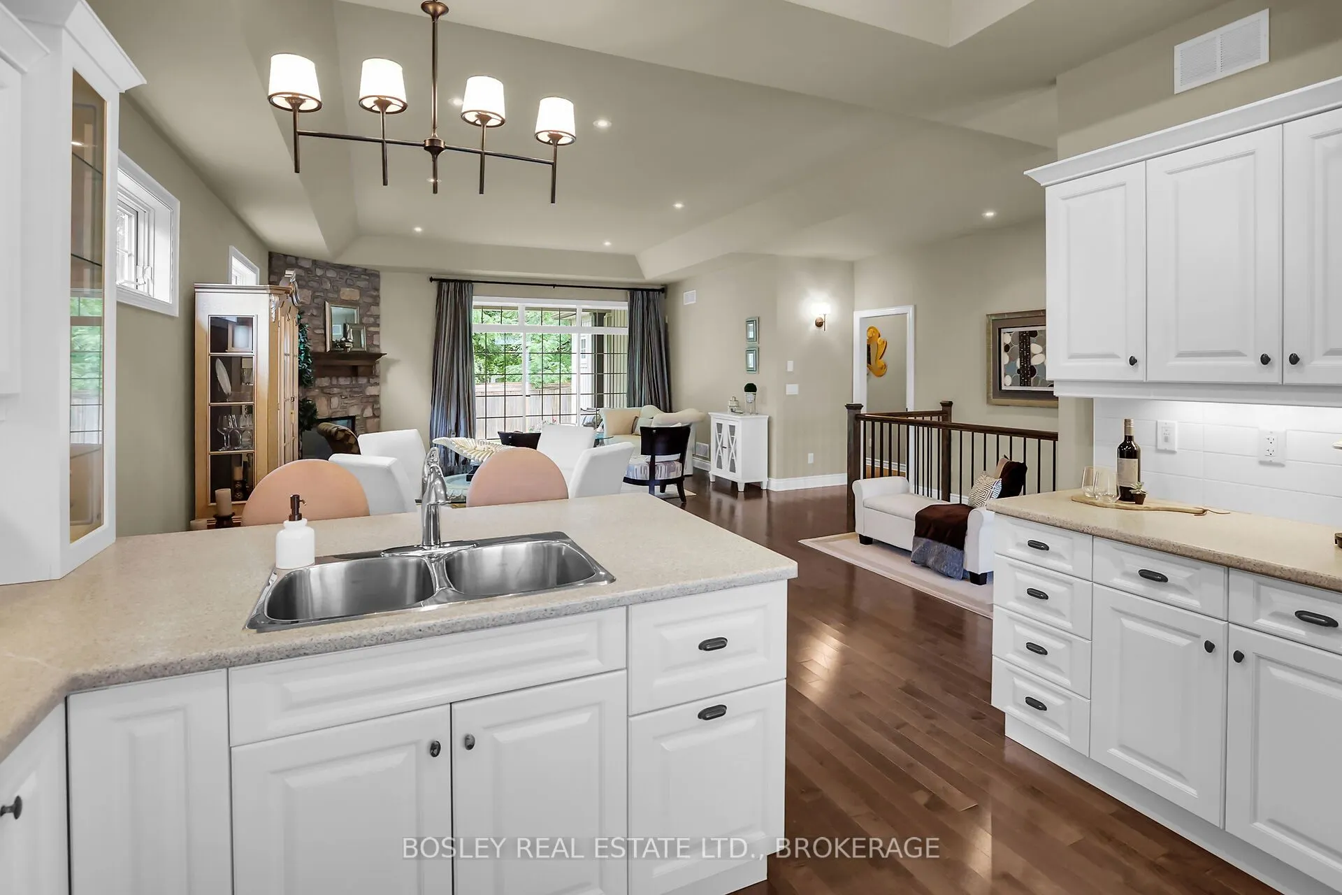 10 Copper Beech Boulevard
