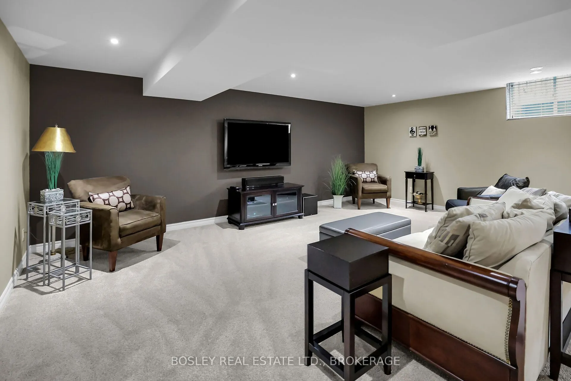 10 Copper Beech Boulevard