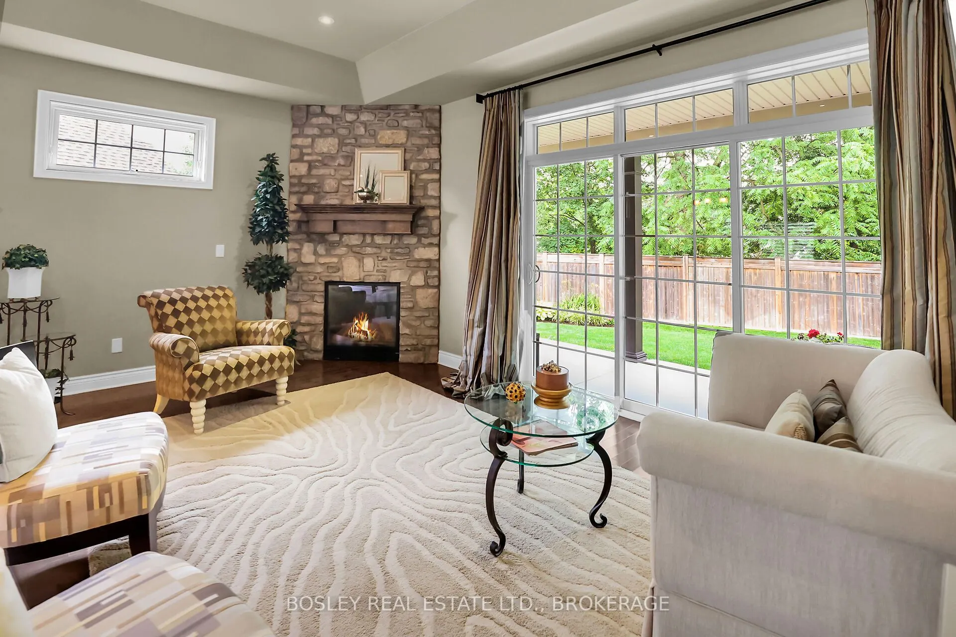 10 Copper Beech Boulevard