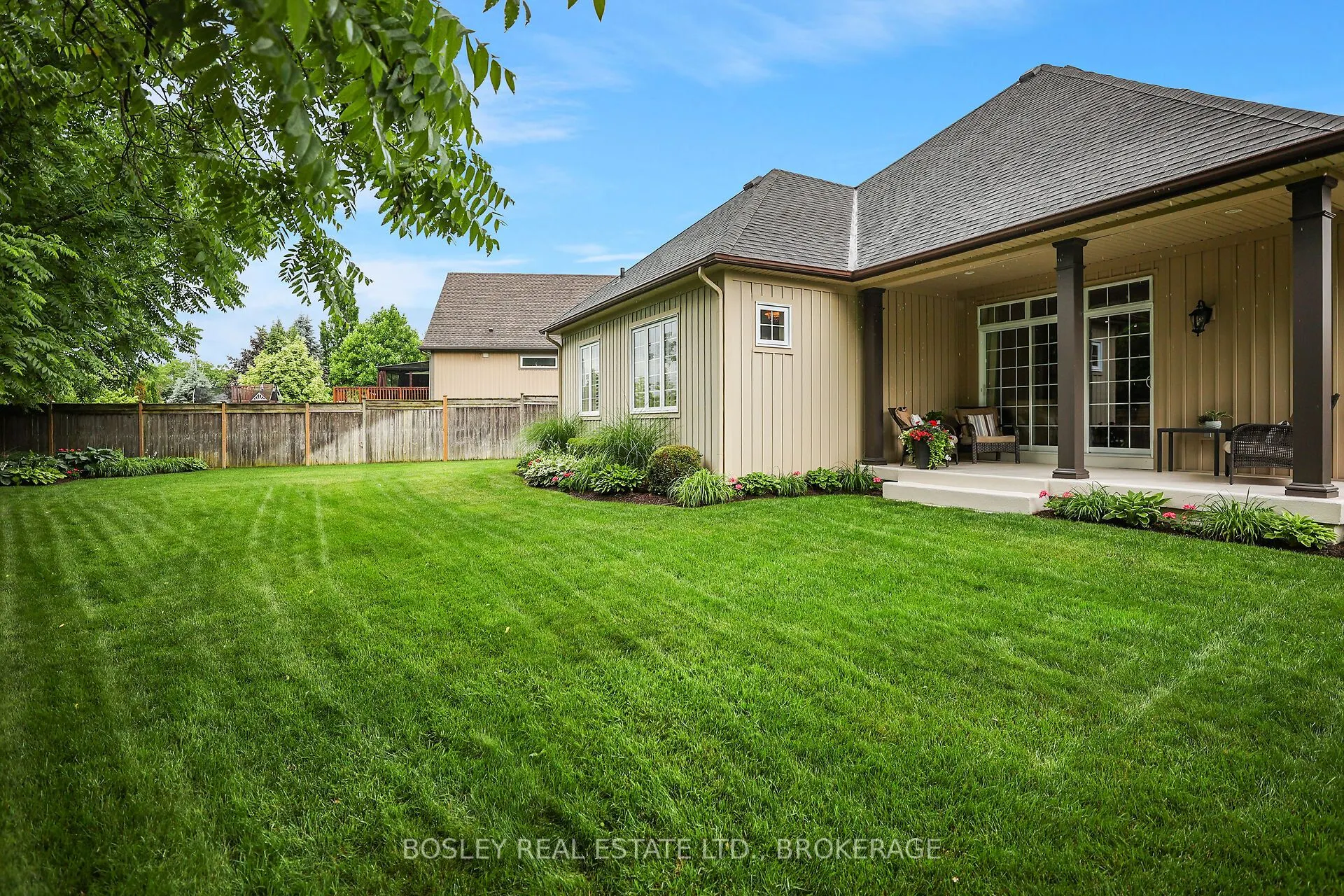 10 Copper Beech Boulevard