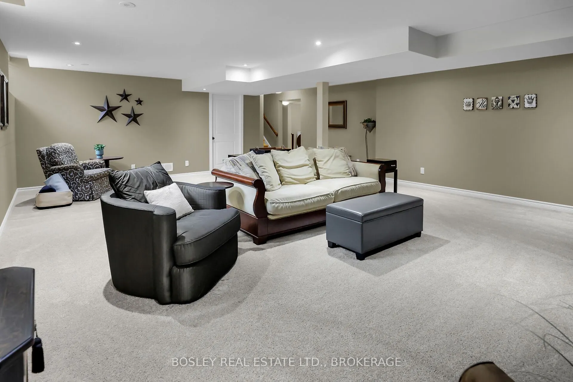 10 Copper Beech Boulevard