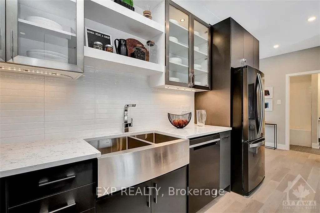 2370 TENTH LINE Road, #3203
