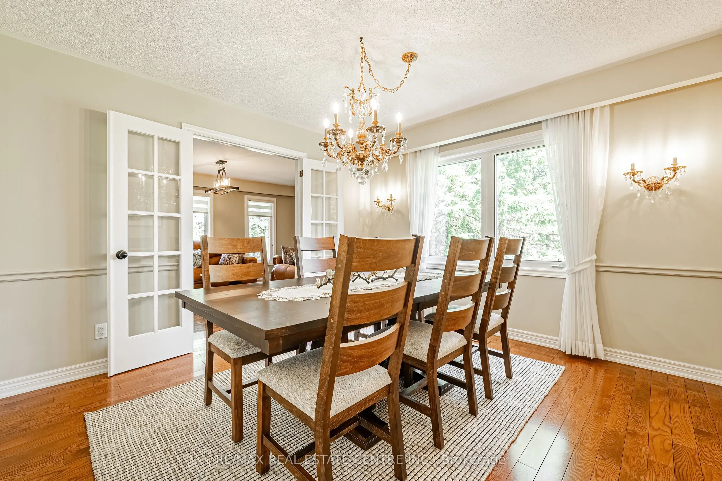 6 Iris Court
