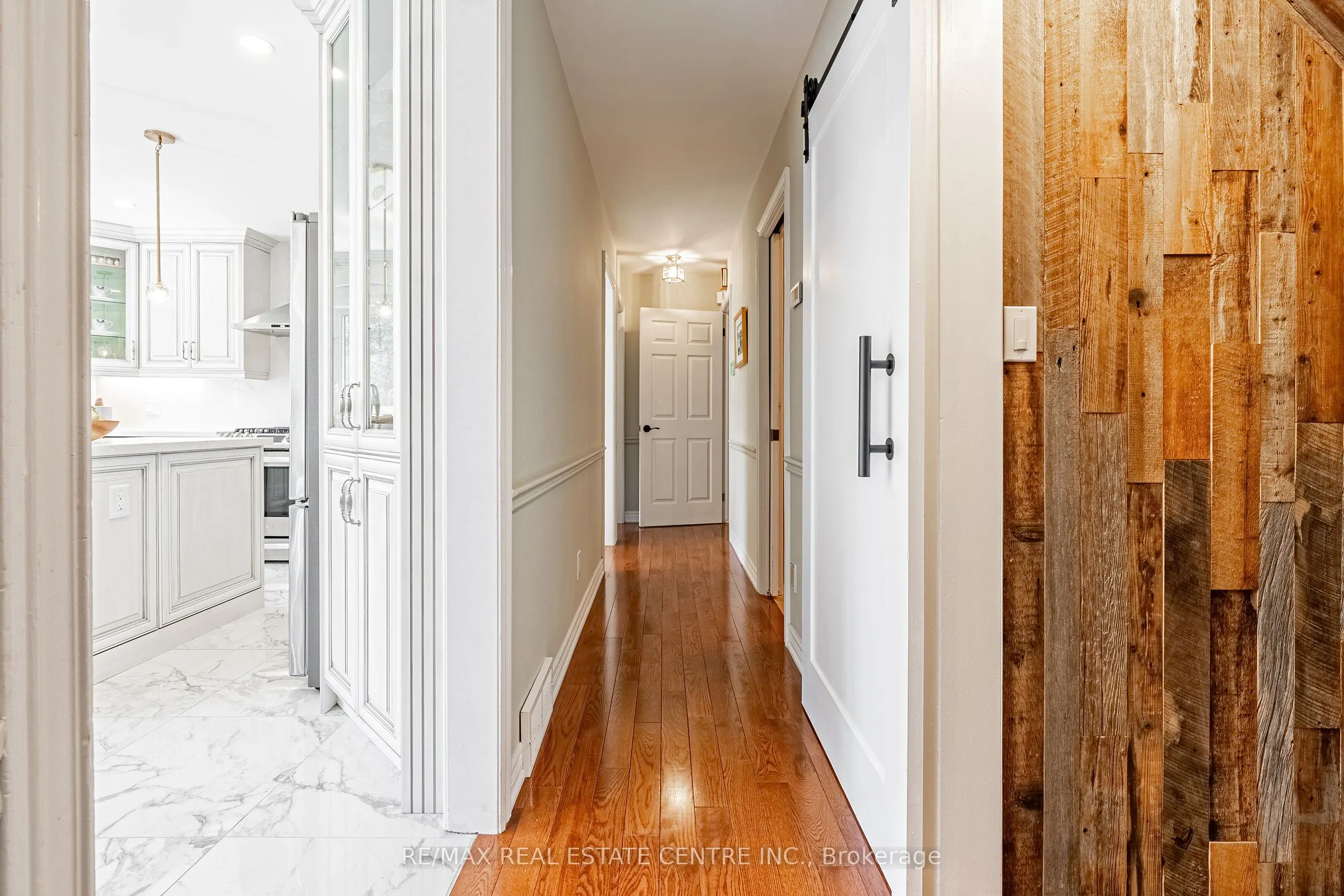 6 Iris Court