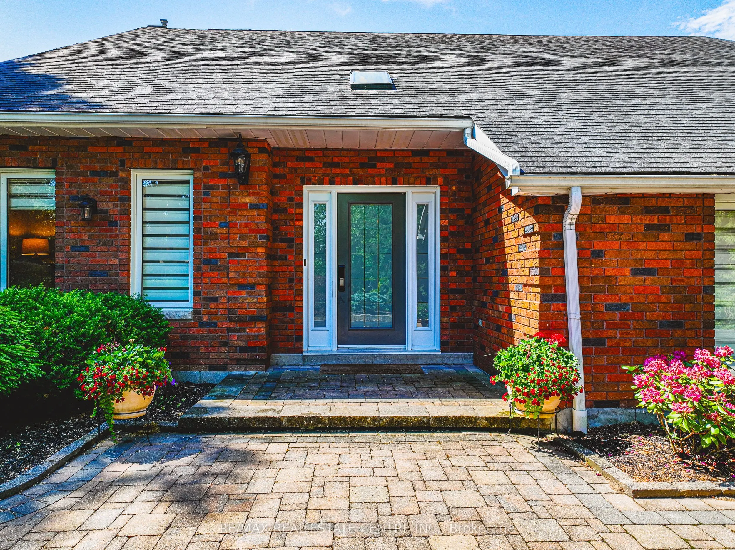 6 Iris Court
