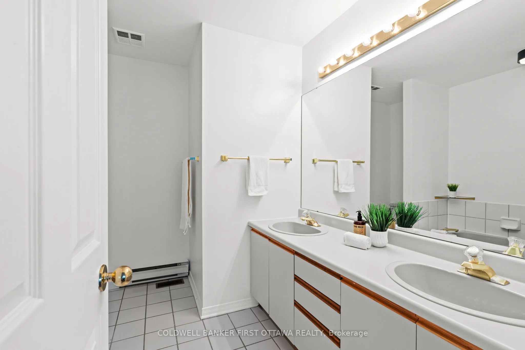 250 Fountain Place, #111F