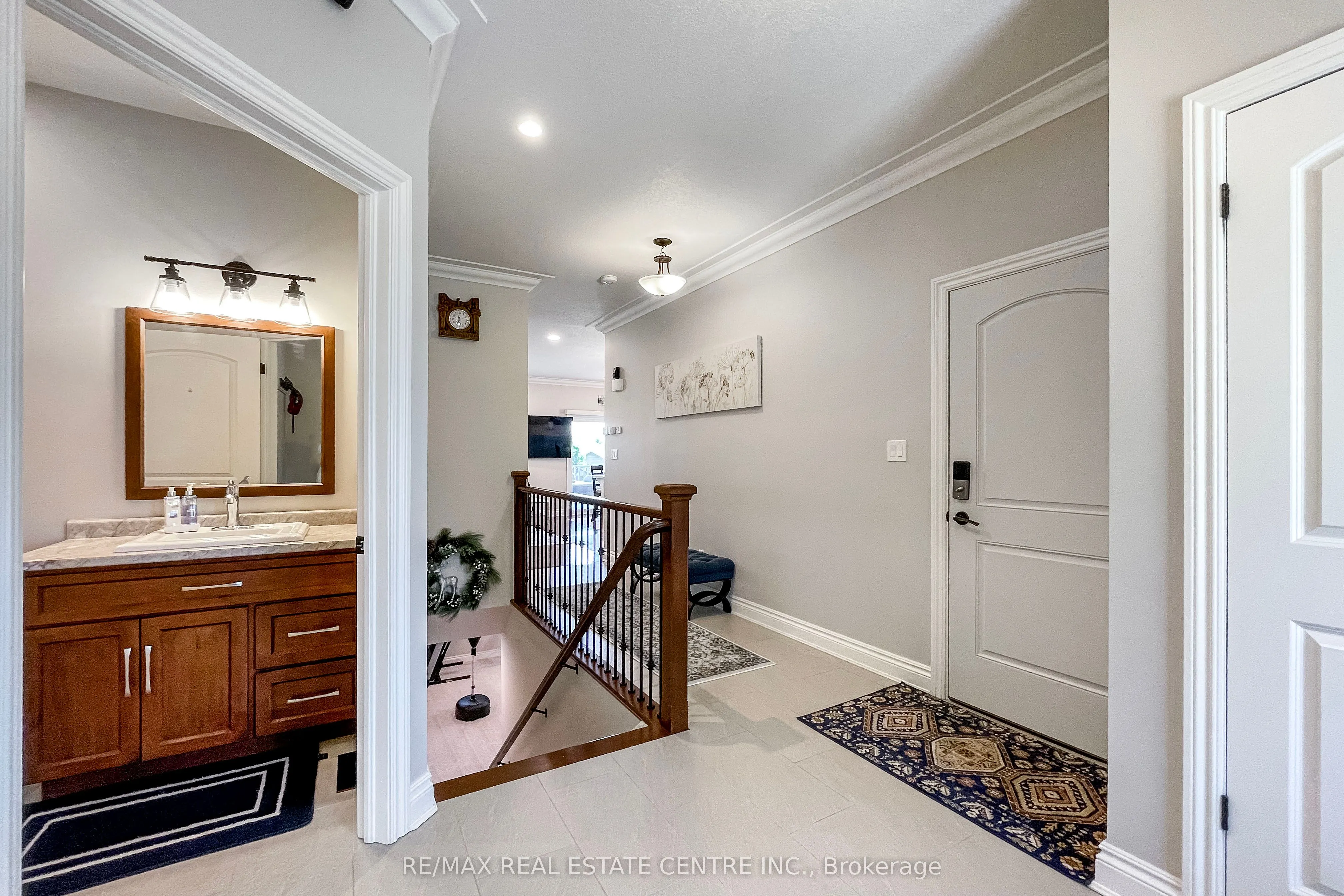 9 William Street S