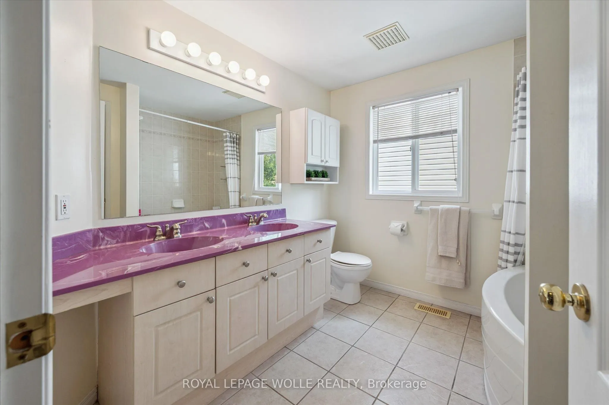 576 Windjammer Way
