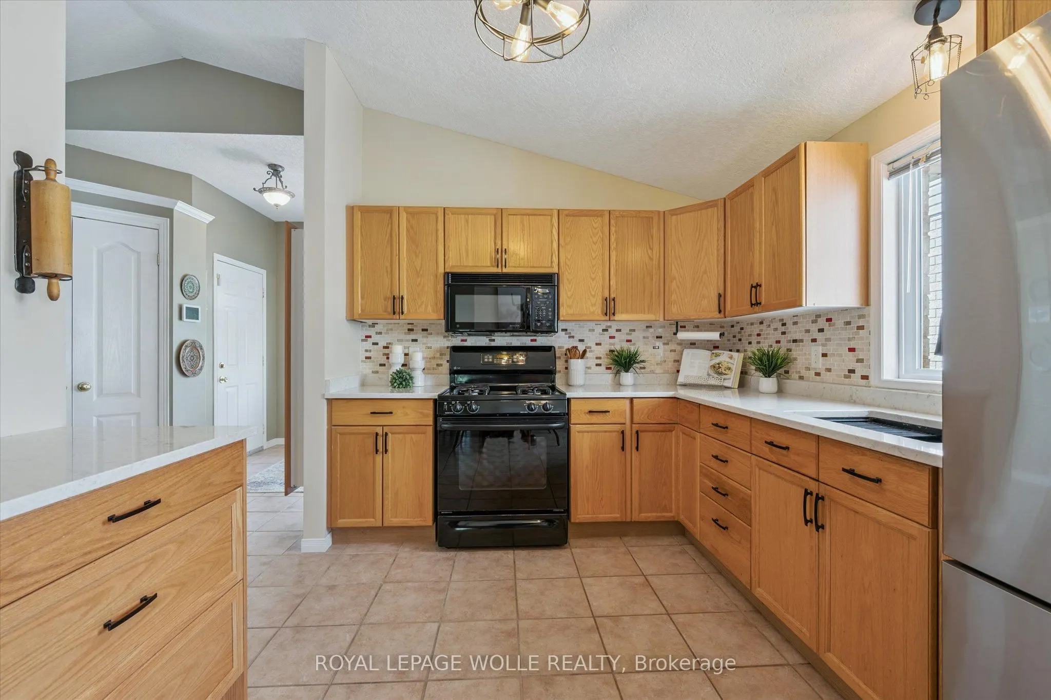 576 Windjammer Way