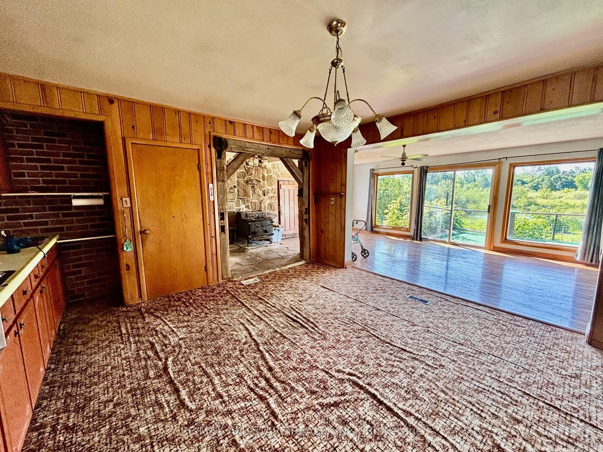 1864 Victoria Road