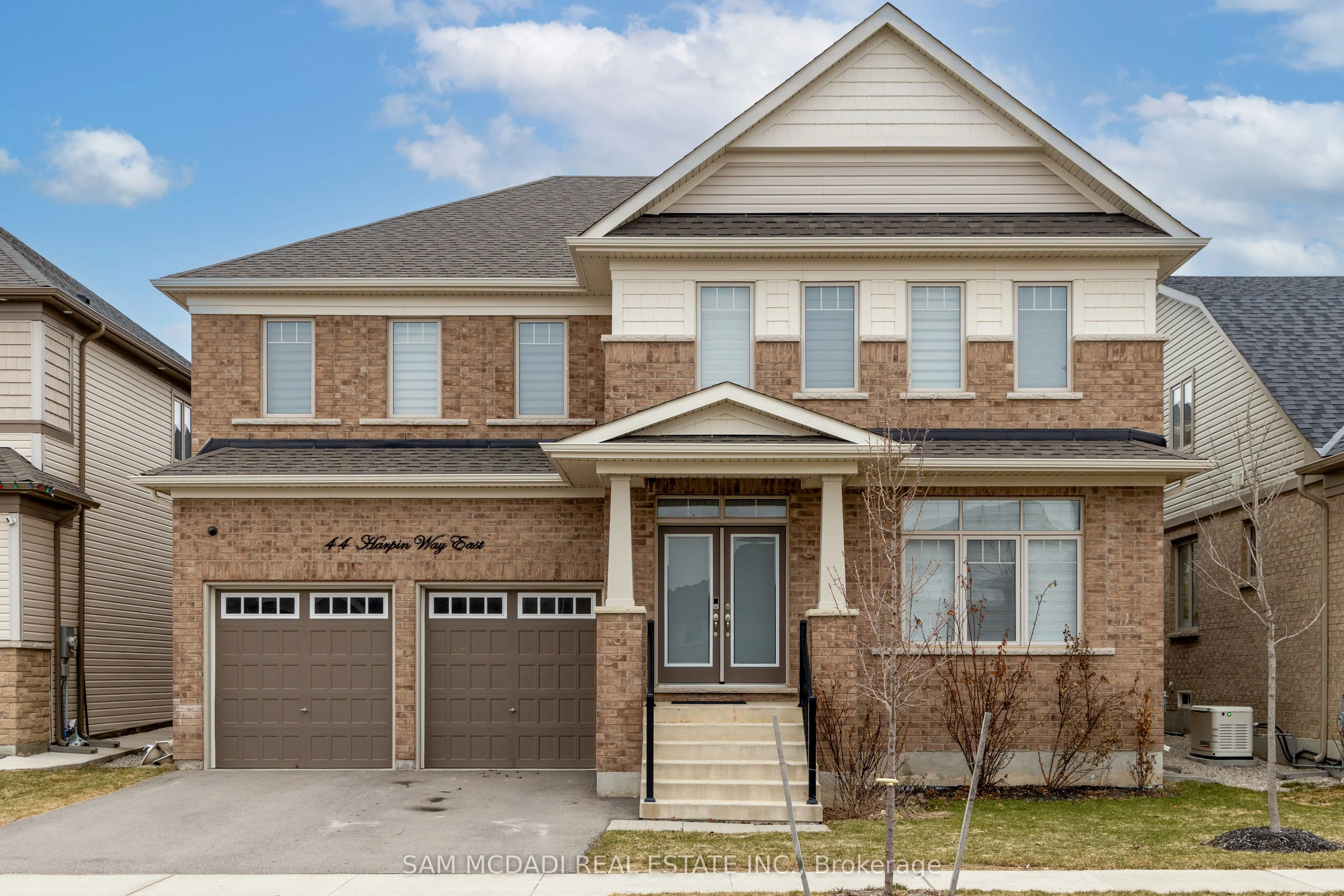 44 Harpin Way E