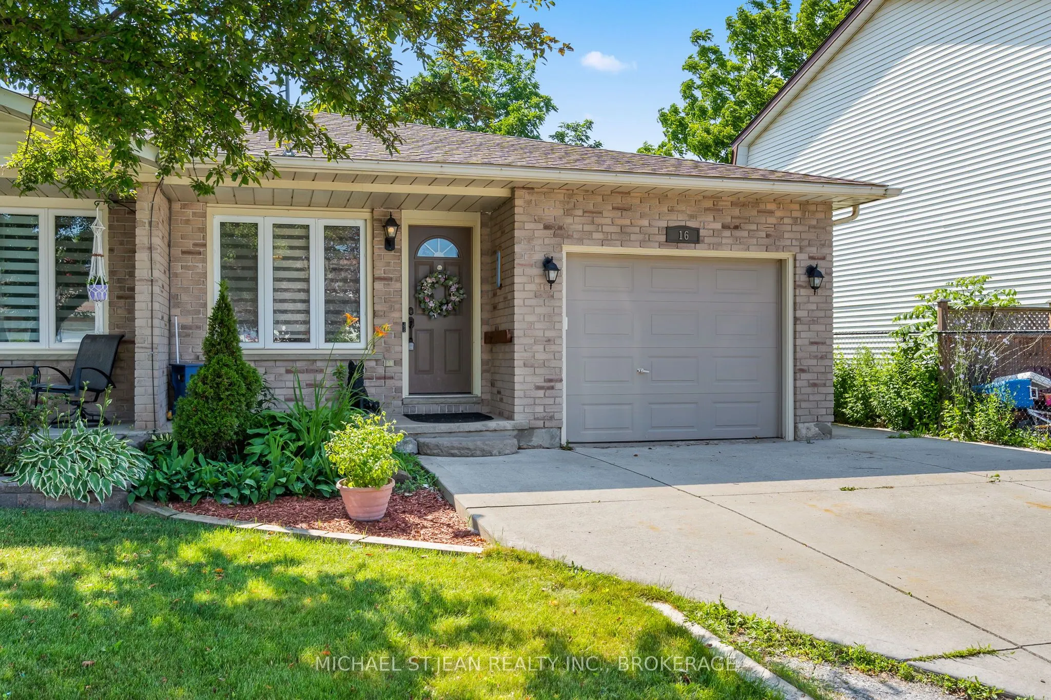 16 Apollo Drive