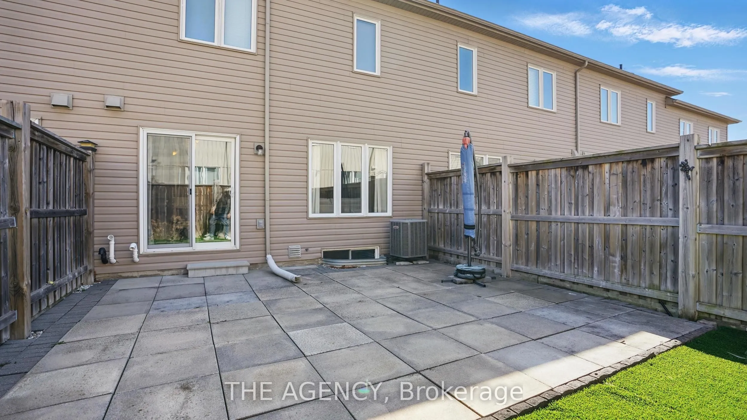9 Lynch Crescent