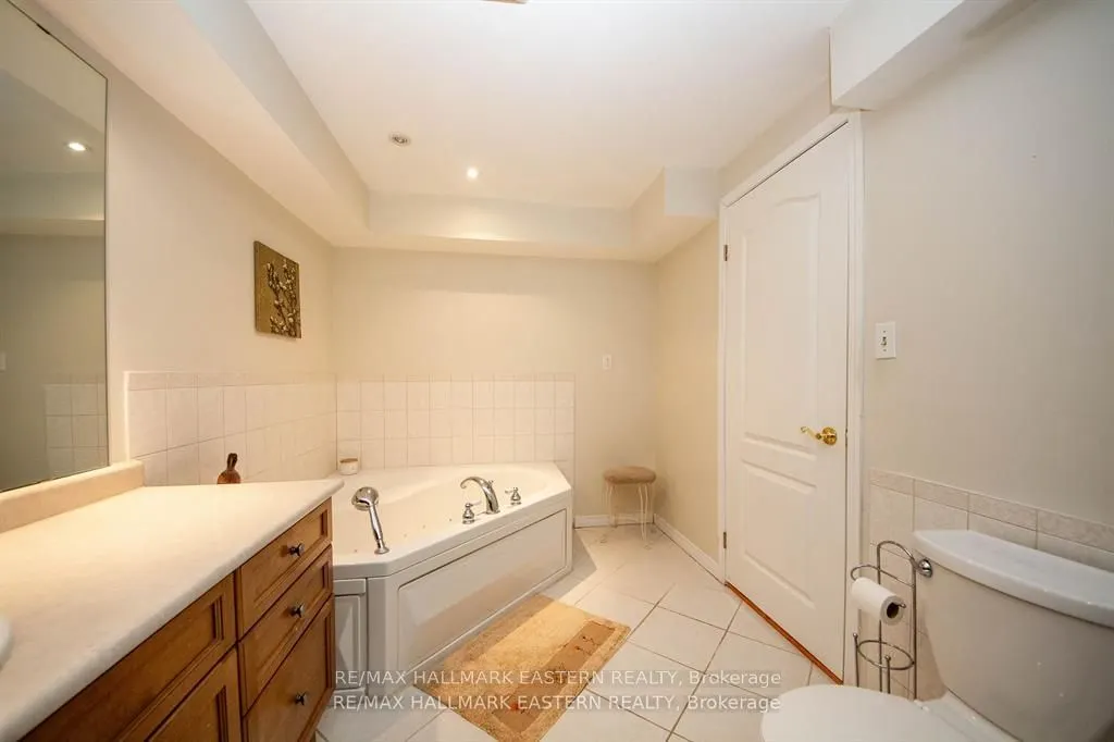 877 Wentworth Street, #14