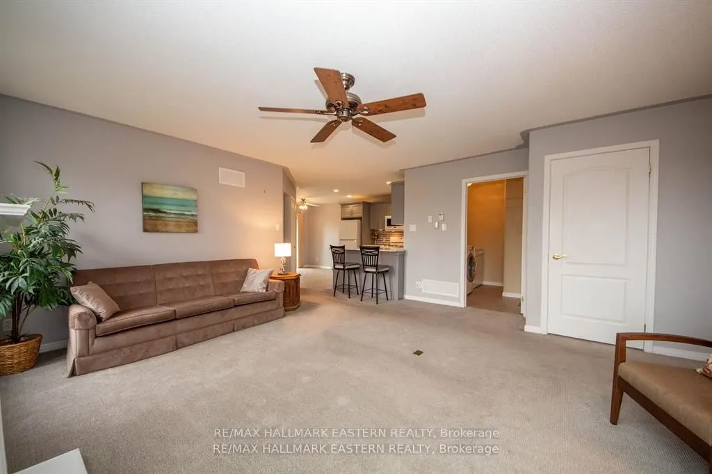 877 Wentworth Street, #14