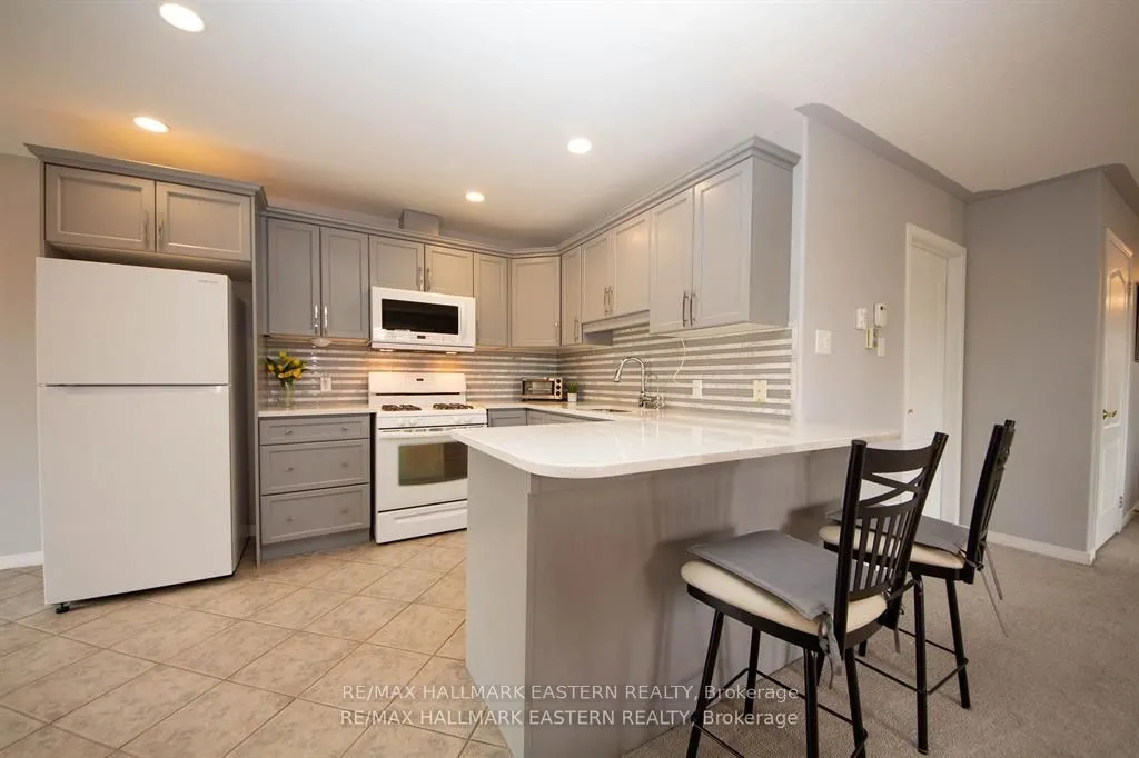 877 Wentworth Street, #14