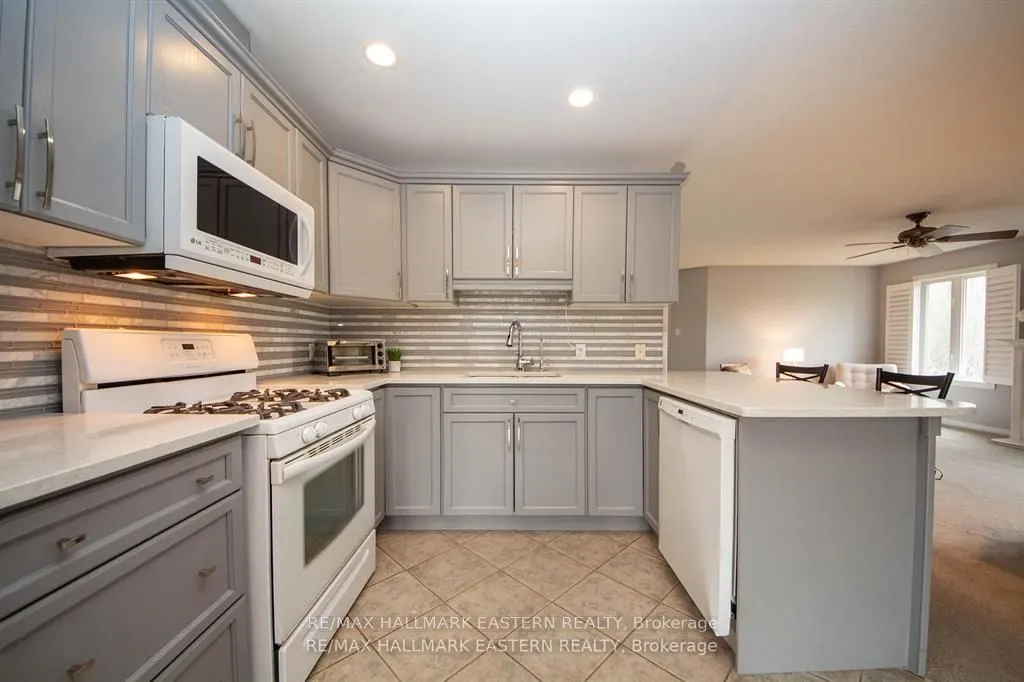 877 Wentworth Street, #14
