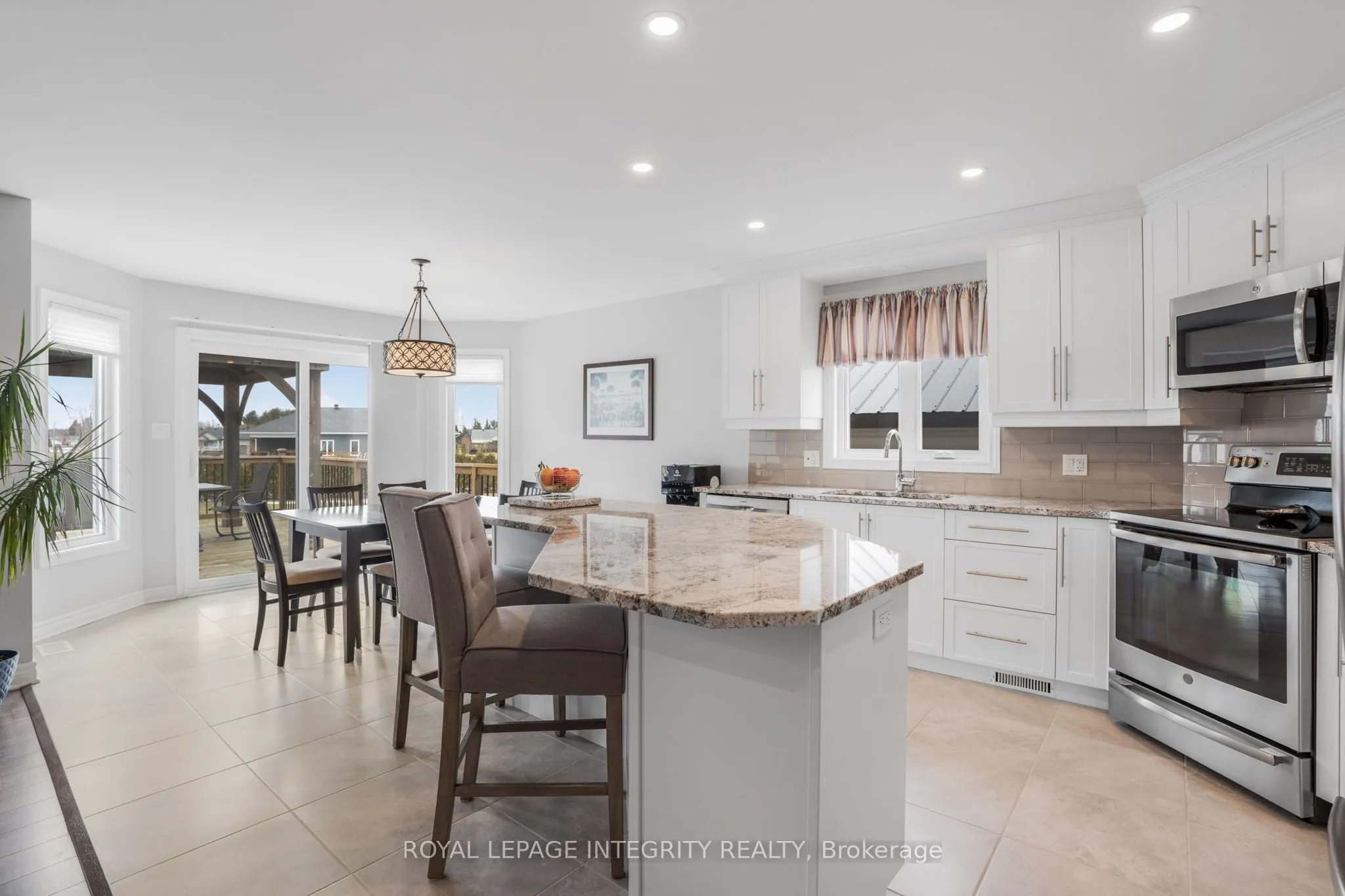 251 Des Violettes Street