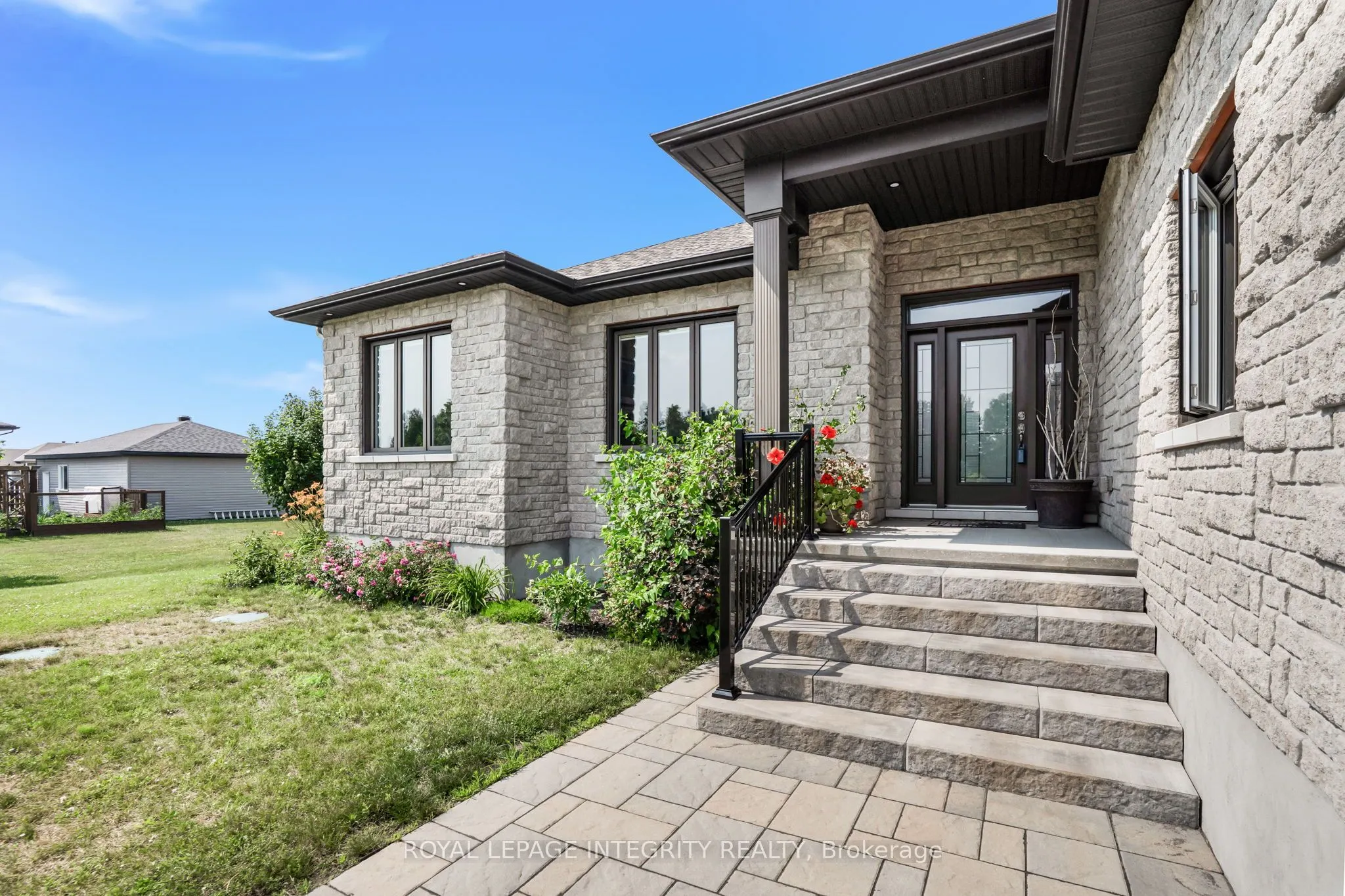 251 Des Violettes Street