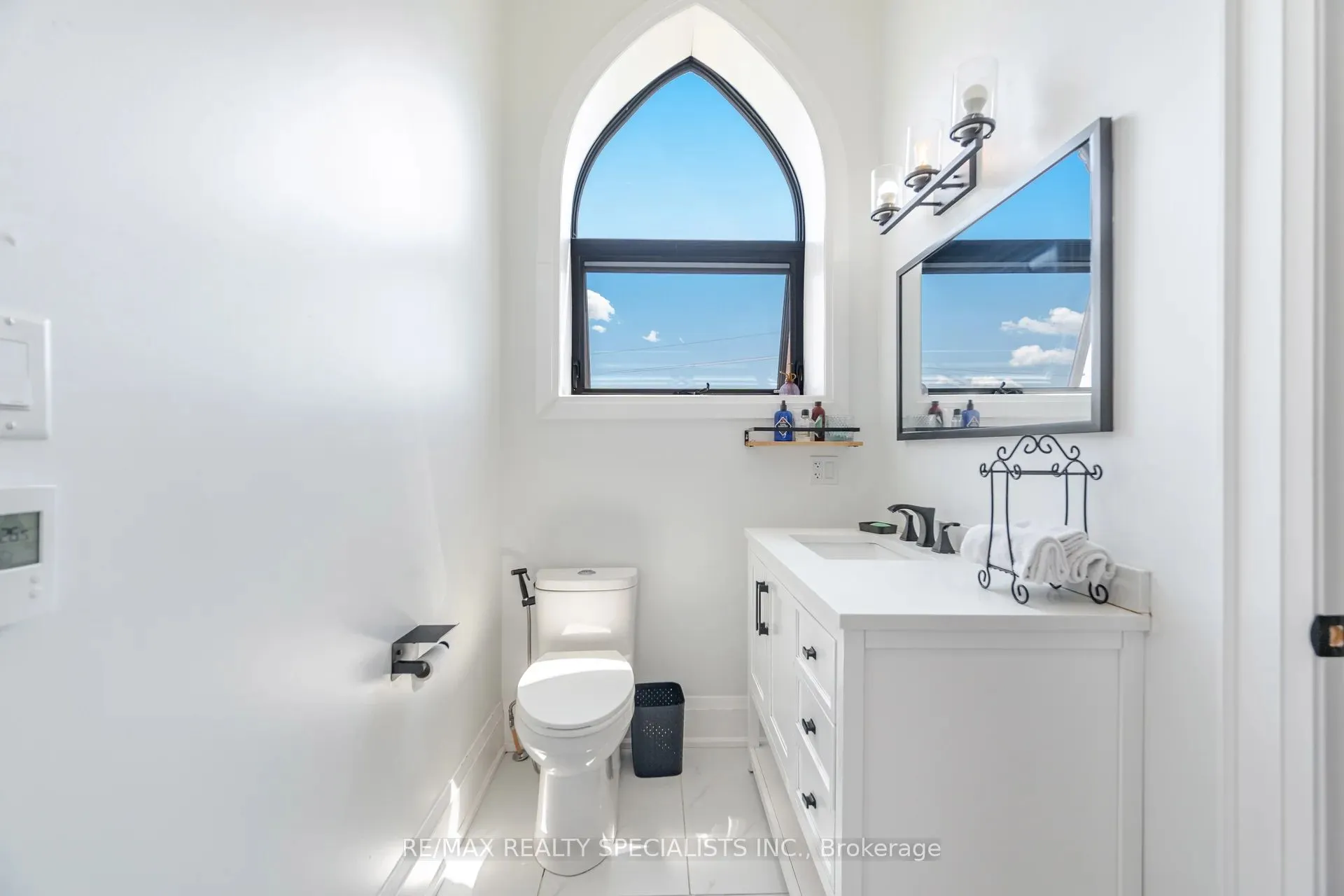 63011 Dufferin Rd 3