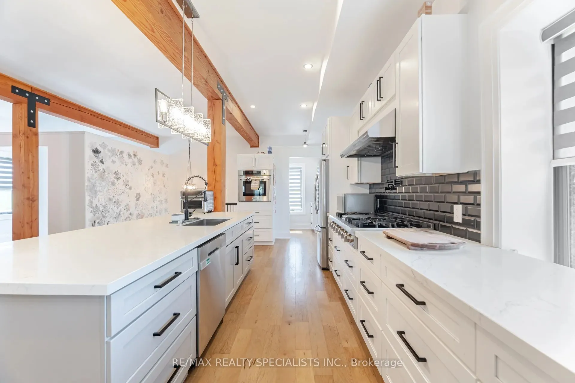 63011 Dufferin Rd 3