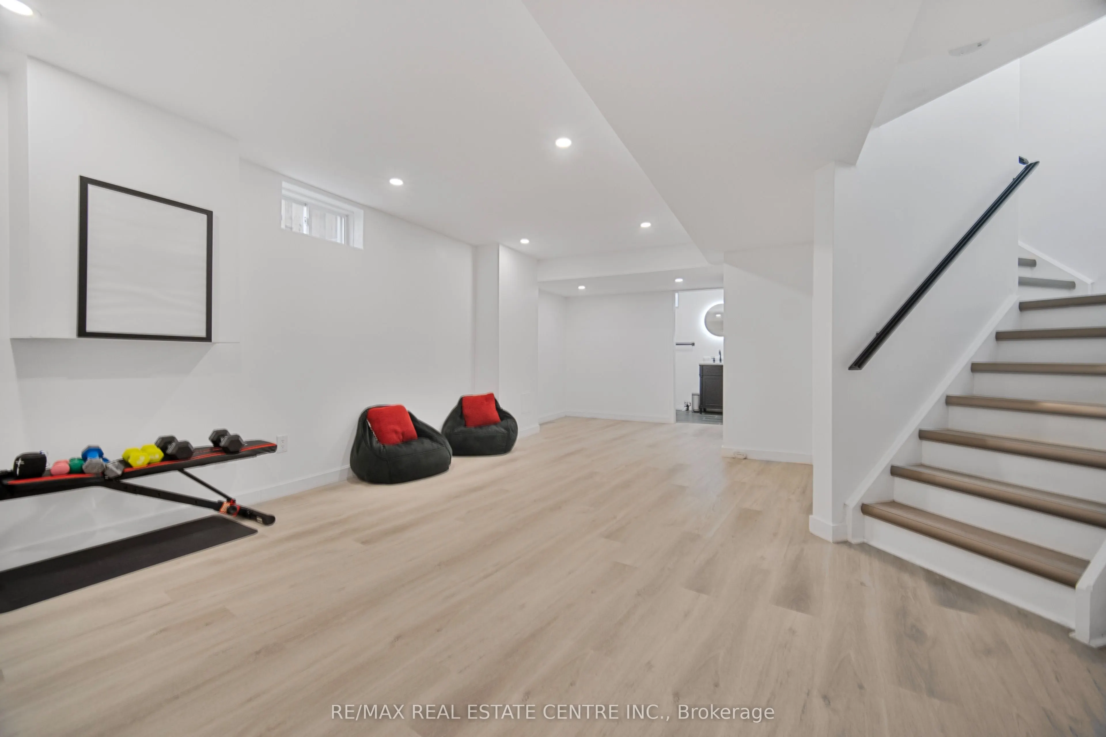 6 Eula White Place
