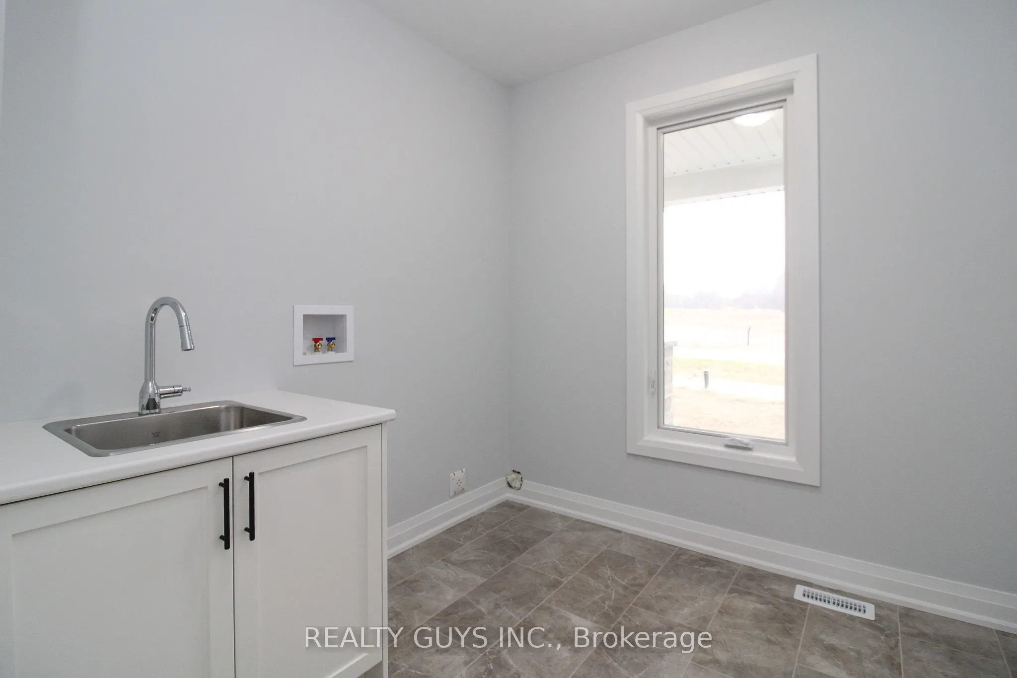 2418 GWENDOLYN Court