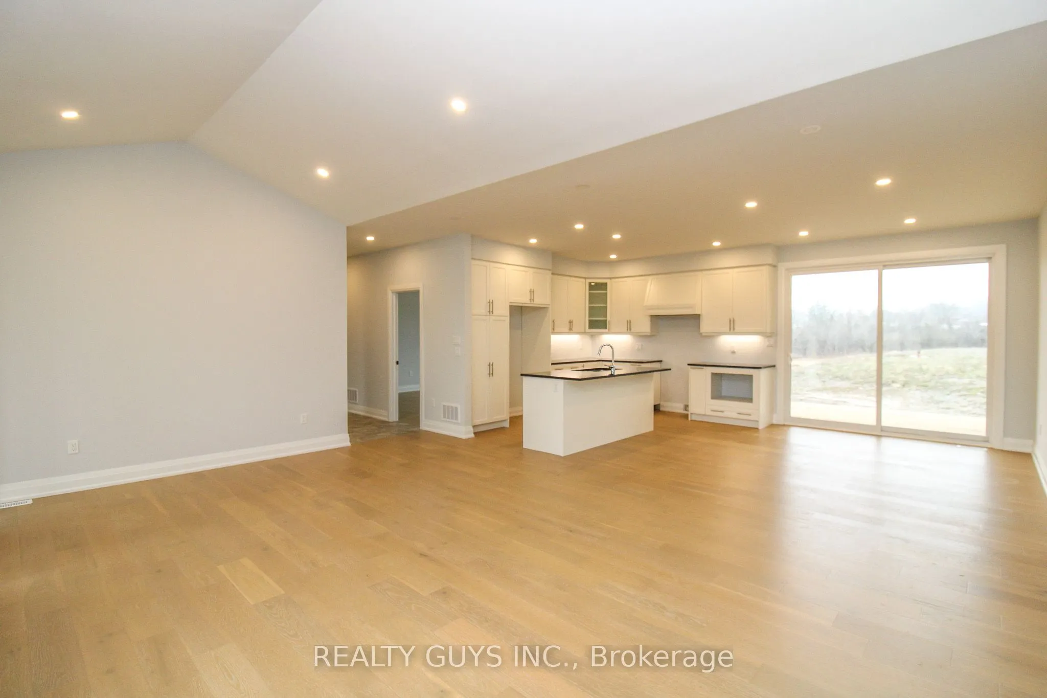 2418 GWENDOLYN Court