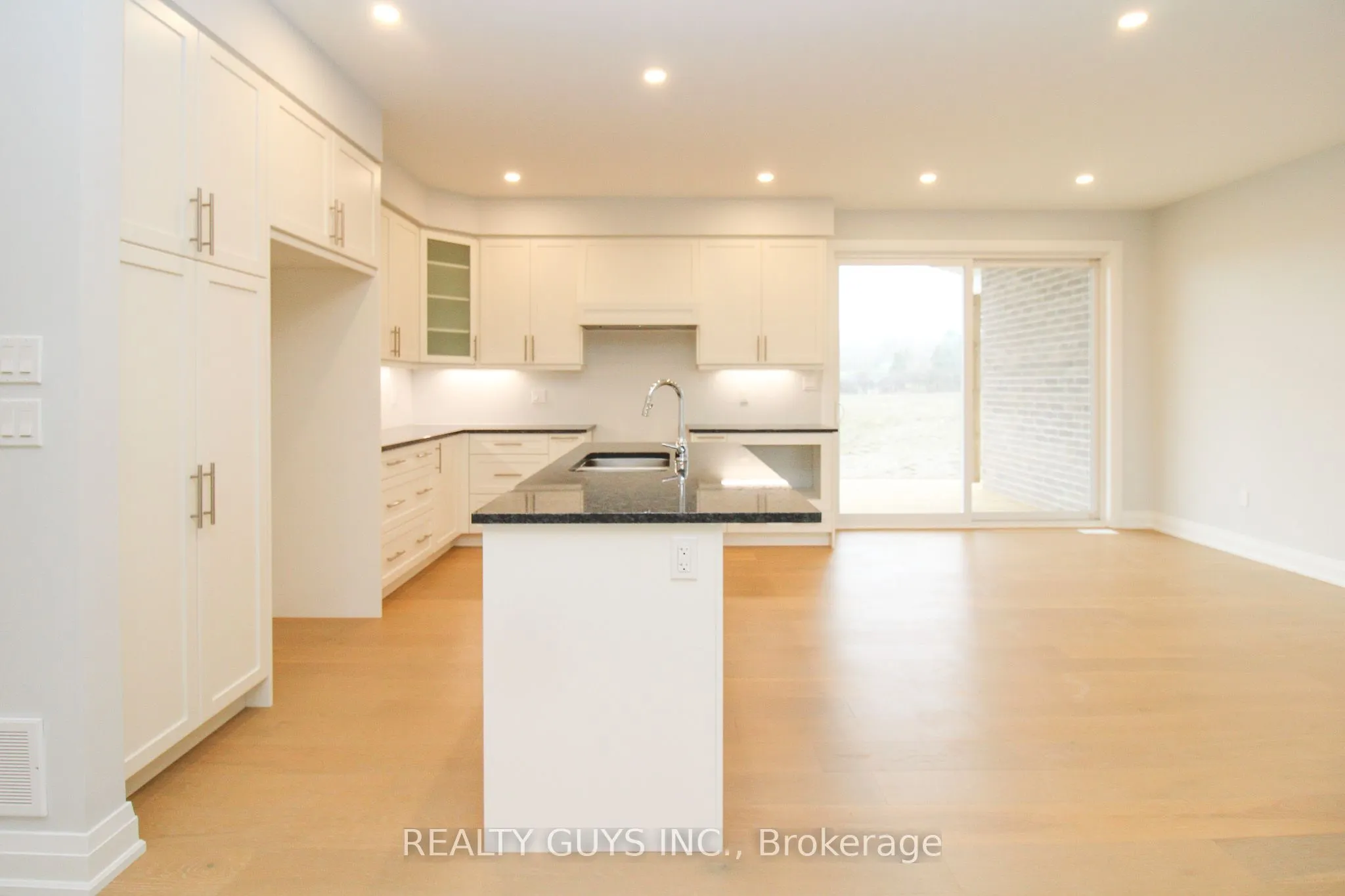 2418 GWENDOLYN Court