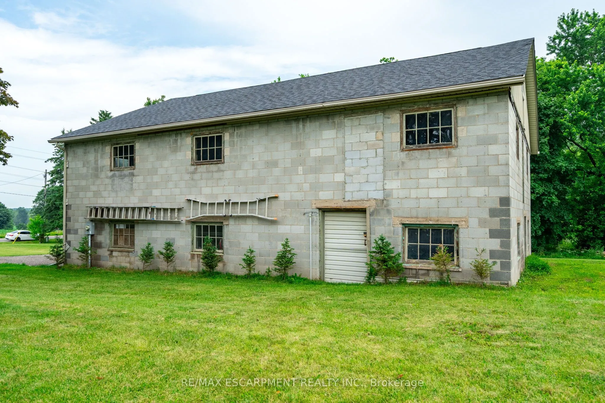 4 Concession 11 Road E