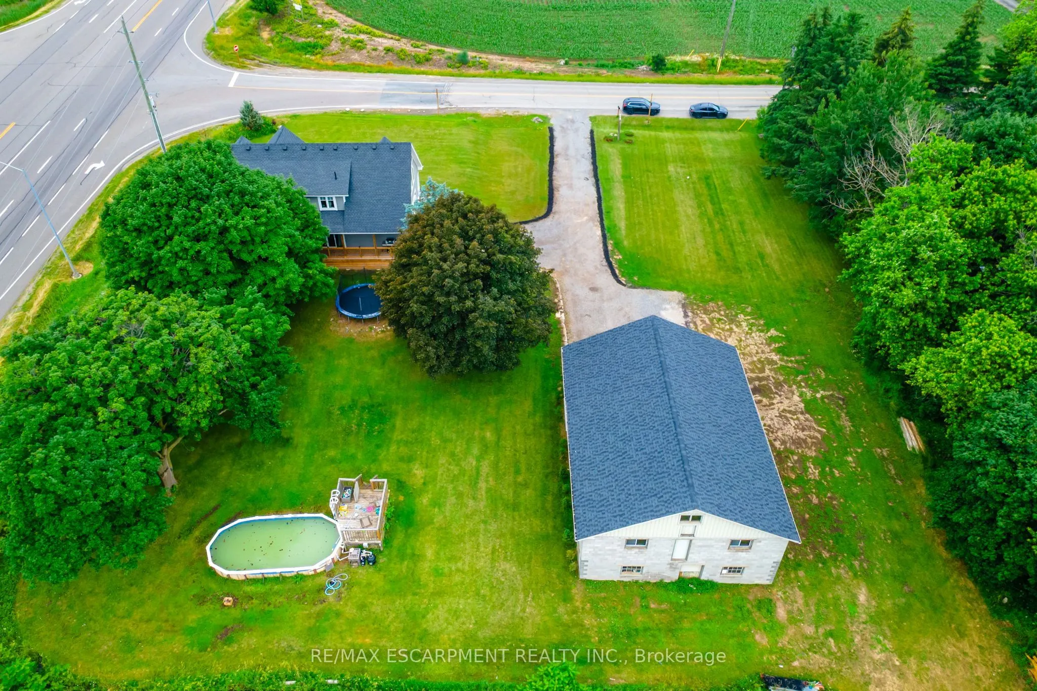 4 Concession 11 Road E
