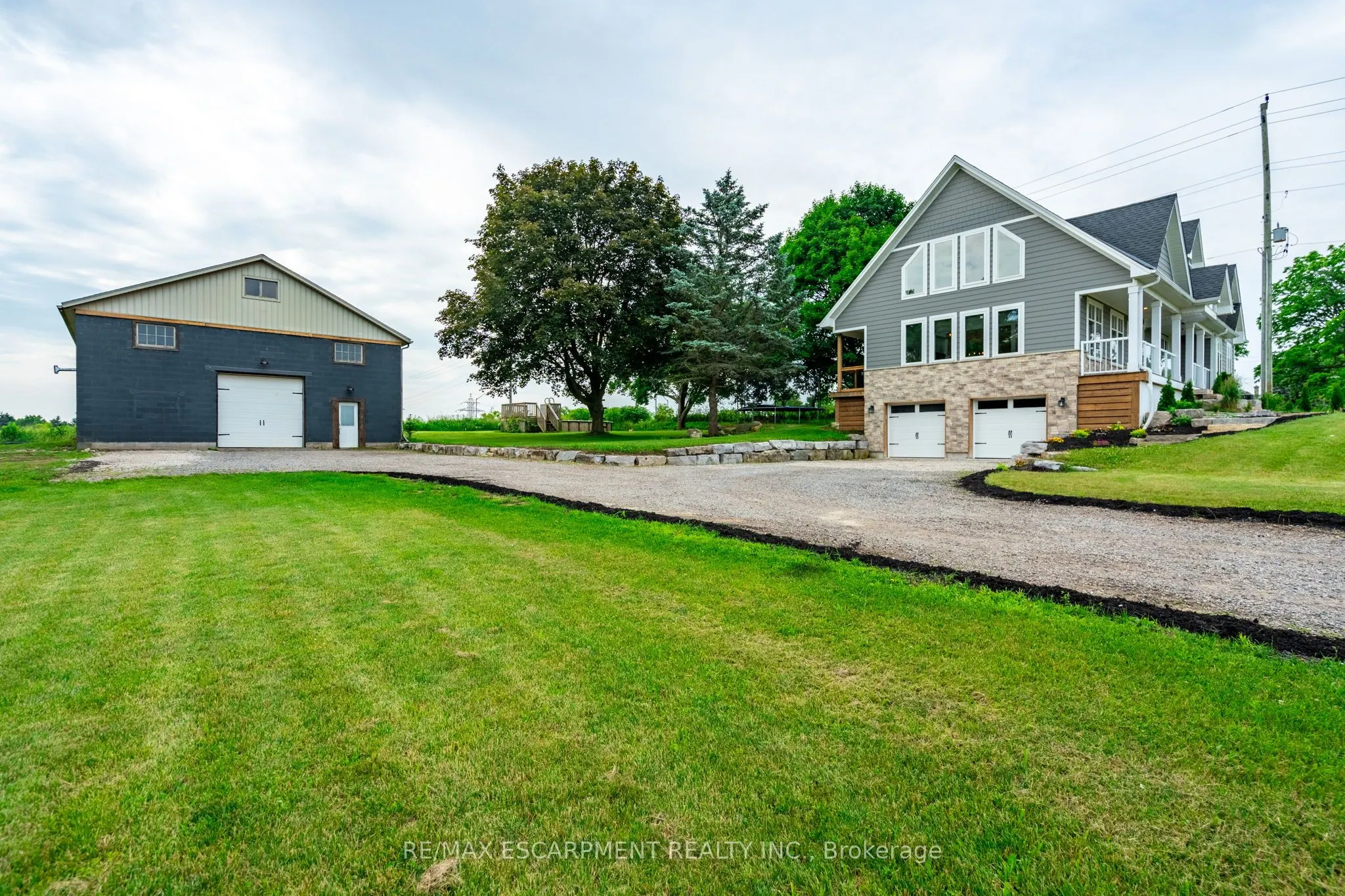 4 Concession 11 Road E